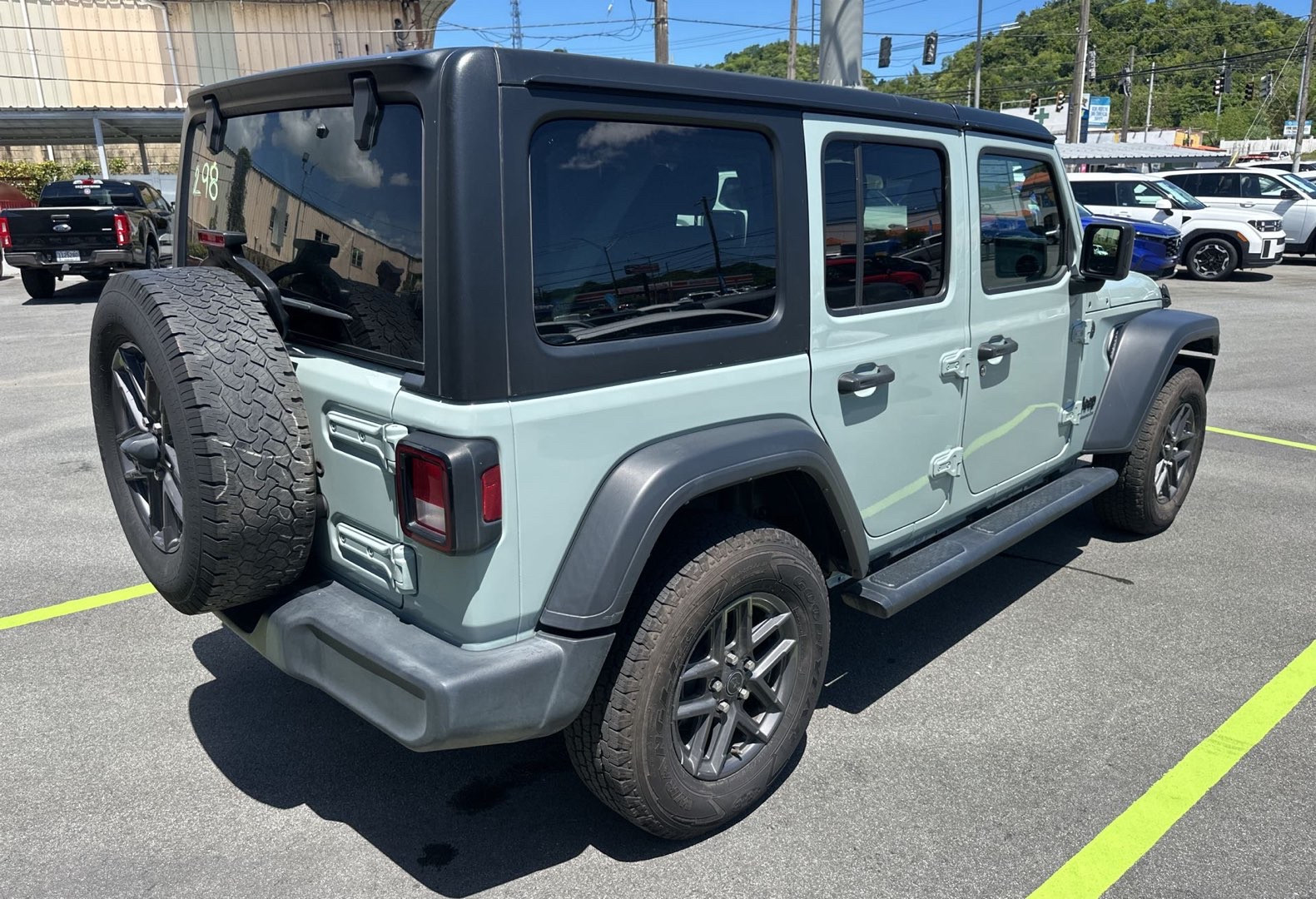 https://assets.dealerappcenter.com/dealergroups/66/vehicles/337859/zmWnnD.jpg