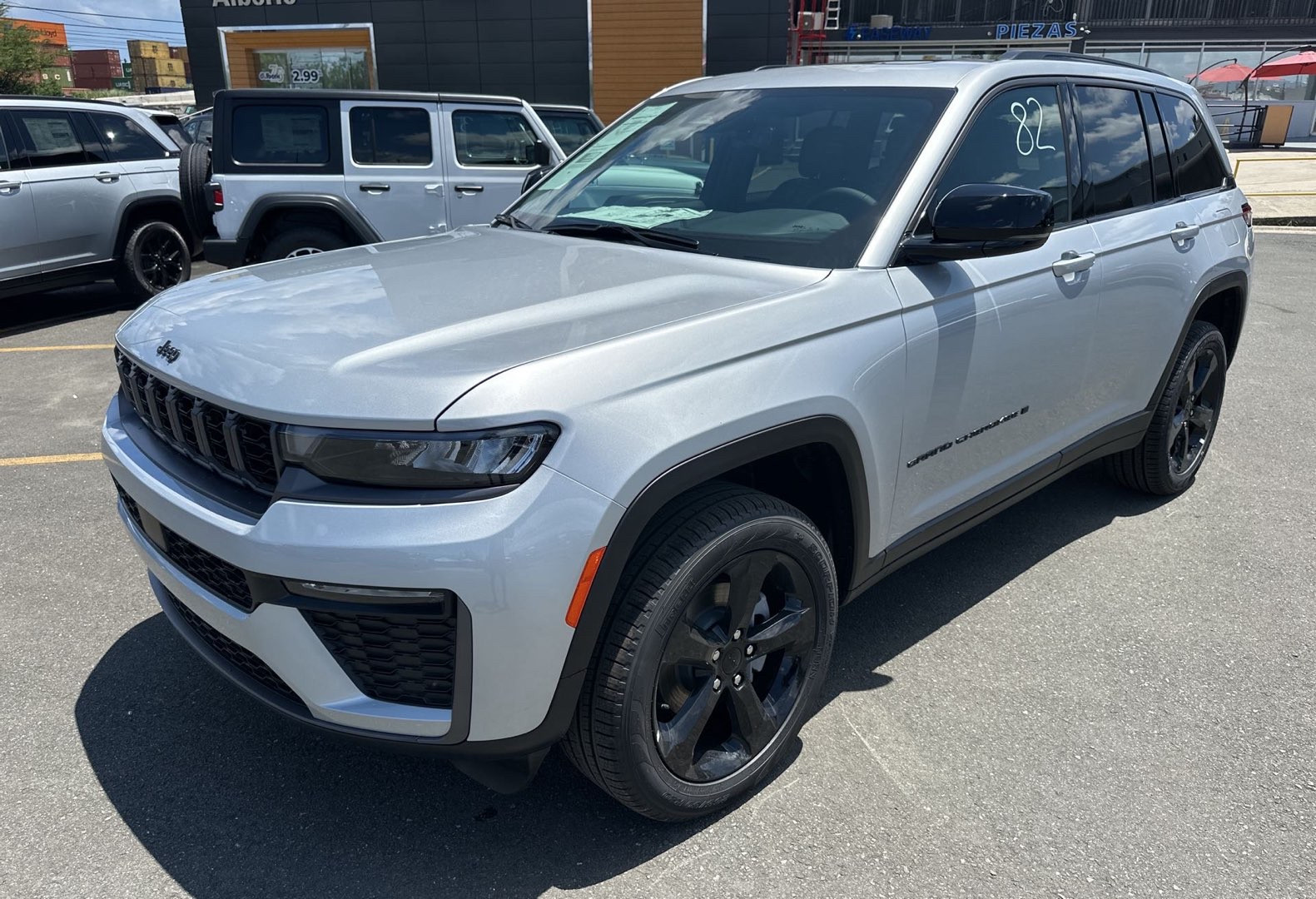 2026 Jeep Grand Cherokee Limited's photo