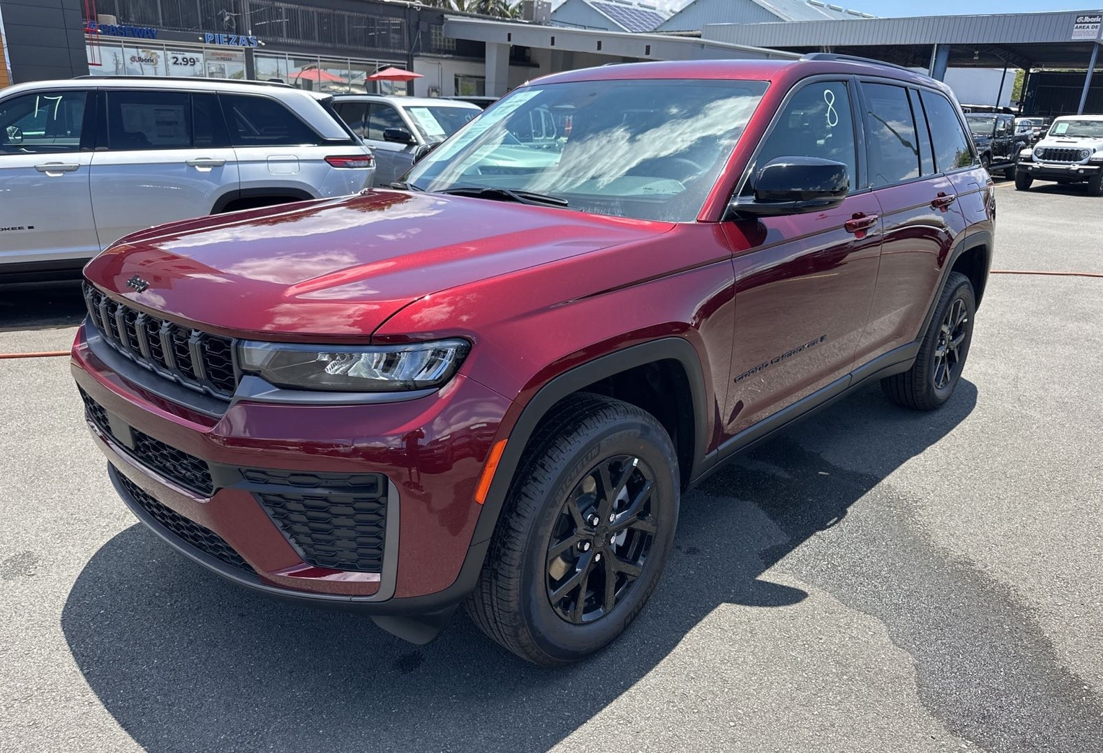 2026 Jeep Grand Cherokee Laredo Altitude's photo