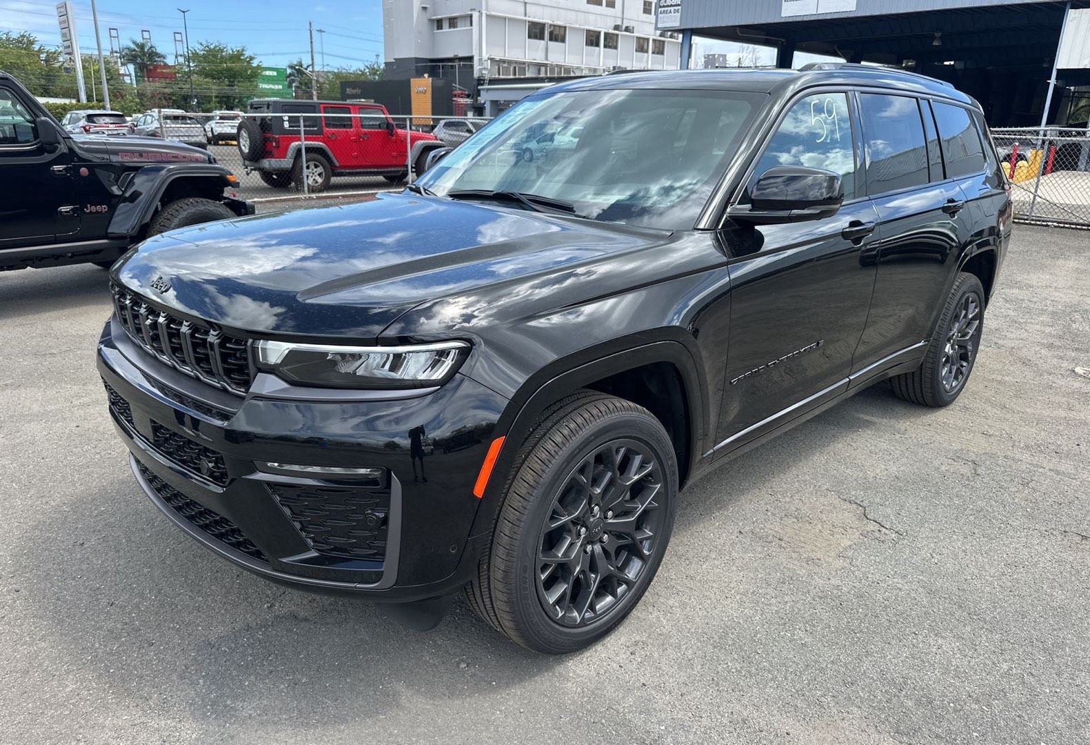 2026 Jeep Grand Cherokee L Summit 4x4's photo