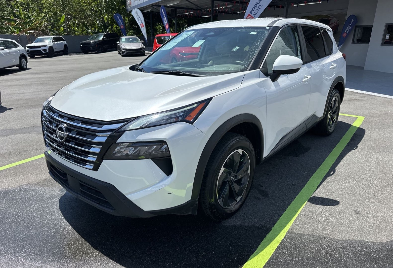 2025 Nissan Rogue SV FWD's photo