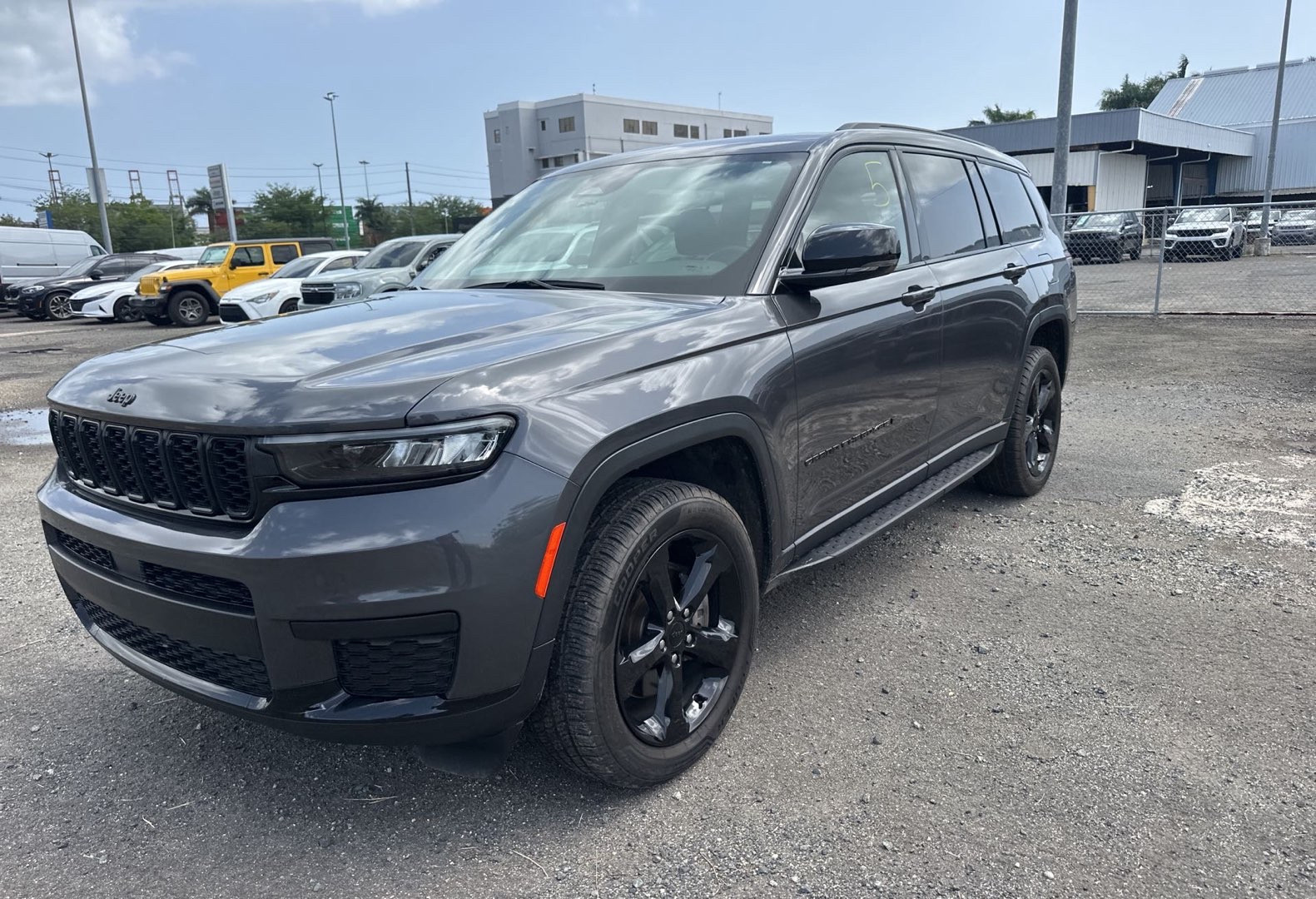 2022 Jeep Grand Cherokee L Altitude 4x4's photo