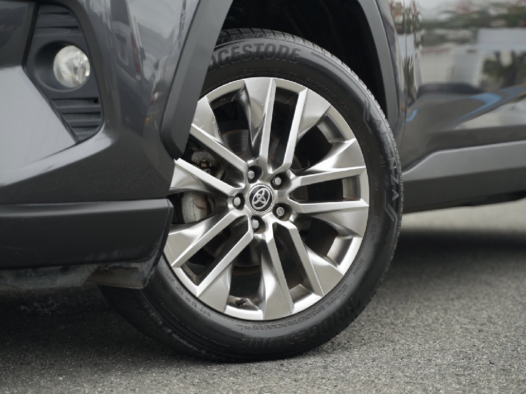 https://assets.dealerappcenter.com/dealergroups/67/vehicles/143558/5uORd7.png
