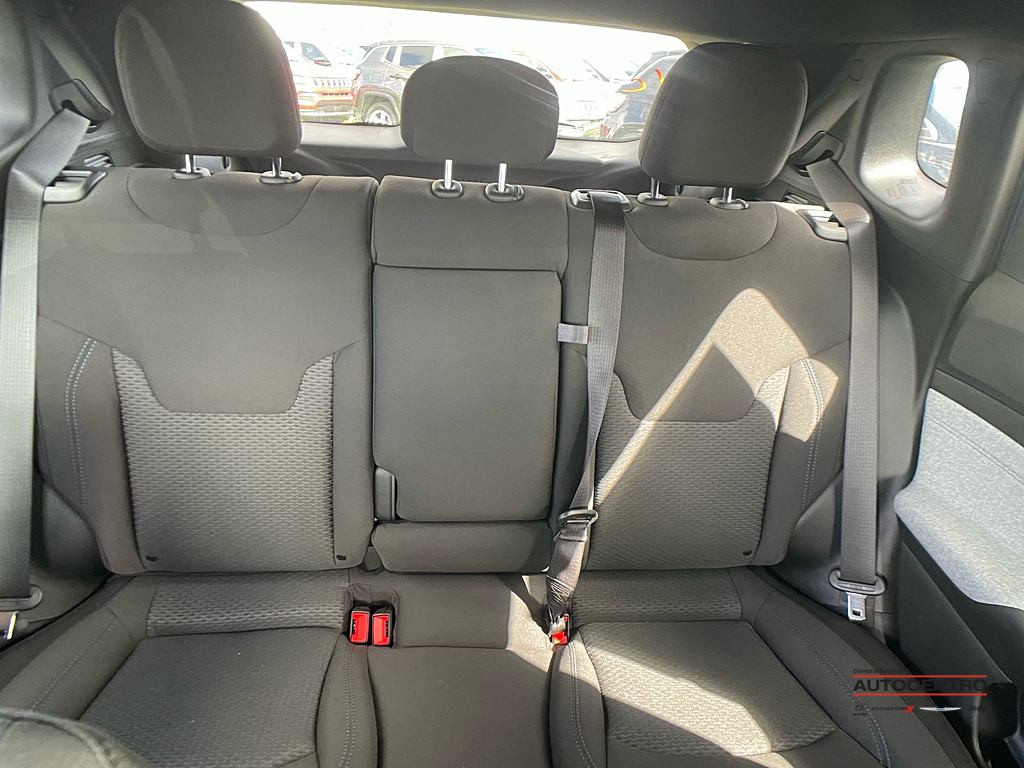 https://assets.dealerappcenter.com/dealergroups/67/vehicles/235877/BI6oOn.jpg