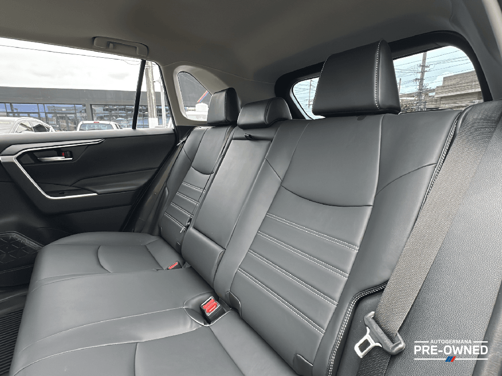 https://assets.dealerappcenter.com/dealergroups/67/vehicles/292476/jpAYCG.png