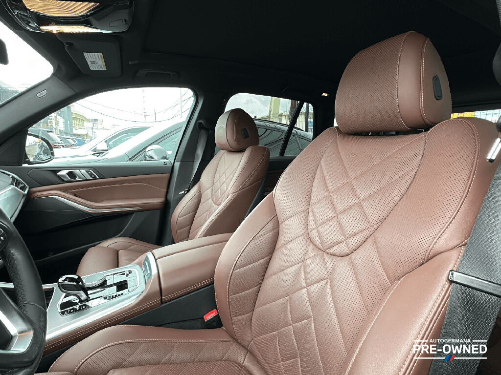 https://assets.dealerappcenter.com/dealergroups/67/vehicles/296687/JhSn4r.png