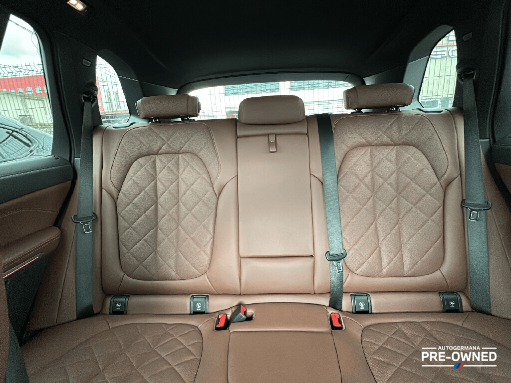 https://assets.dealerappcenter.com/dealergroups/67/vehicles/296687/OkDcbt.png