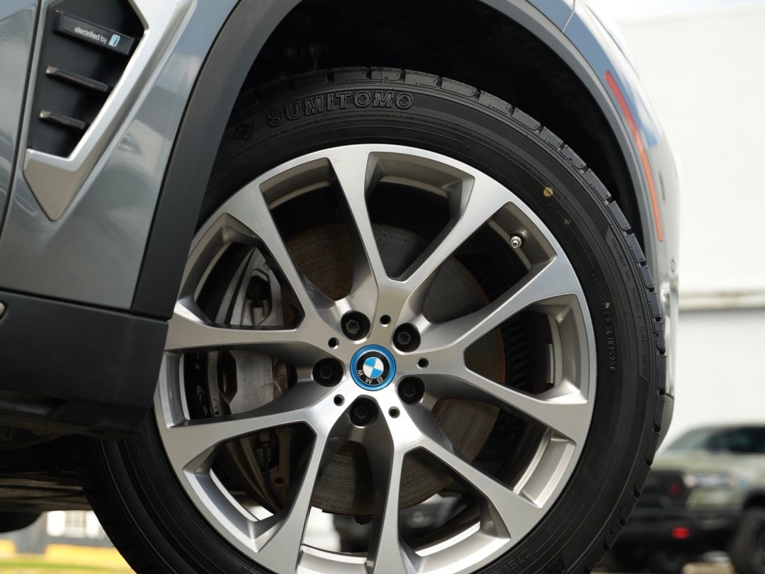 https://assets.dealerappcenter.com/dealergroups/67/vehicles/330707/j7um87.jpg
