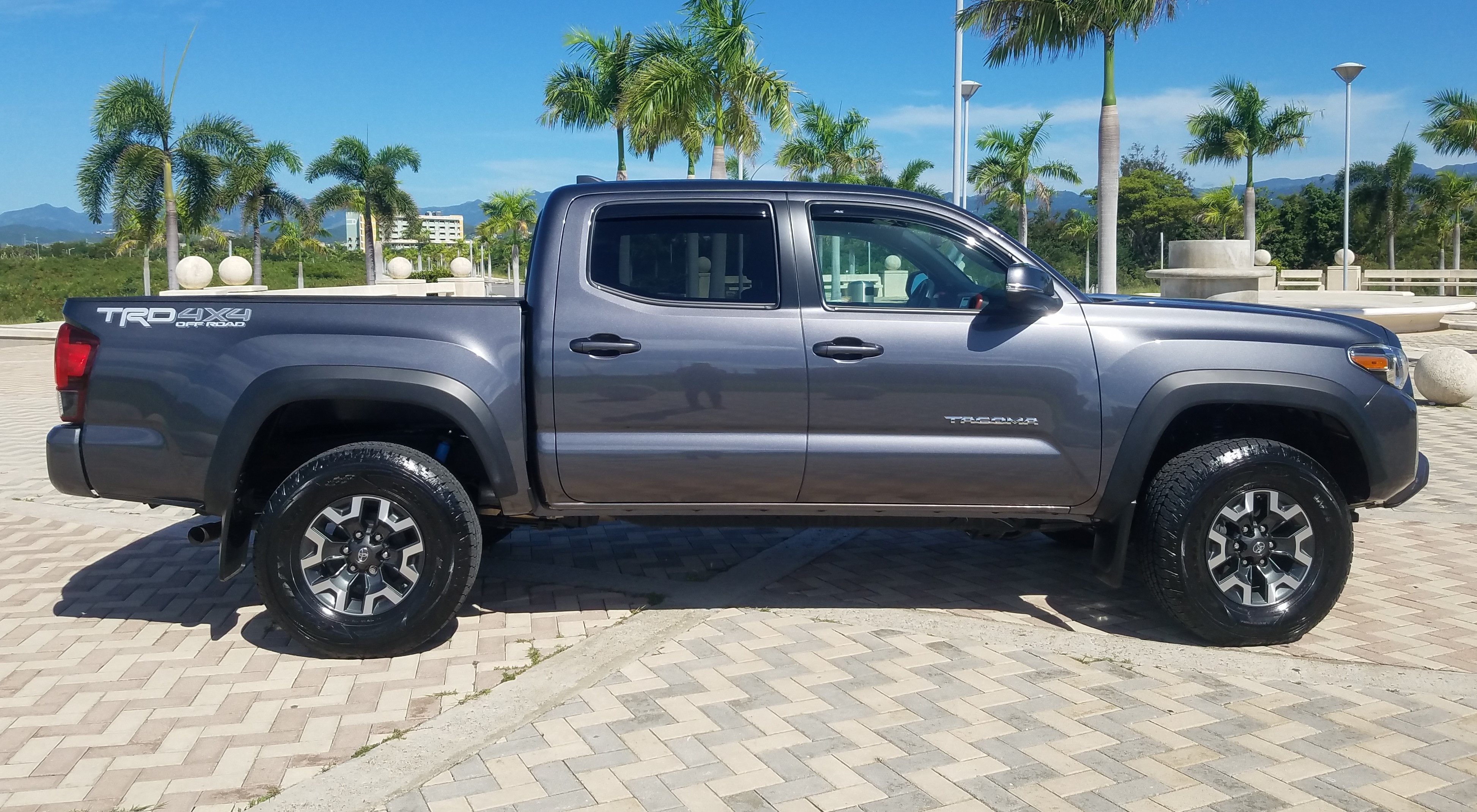 2018 Toyota SR5 Double Cab Long Bed V6 6AT 4WD en Ponce, Puerto