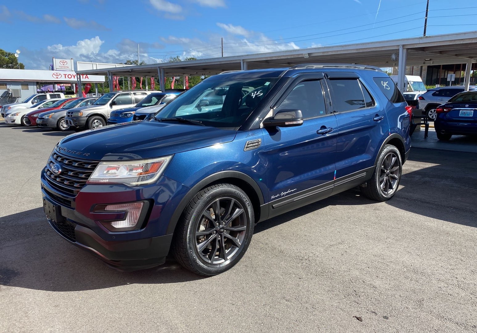 2017 Ford Explorer XLT's photo