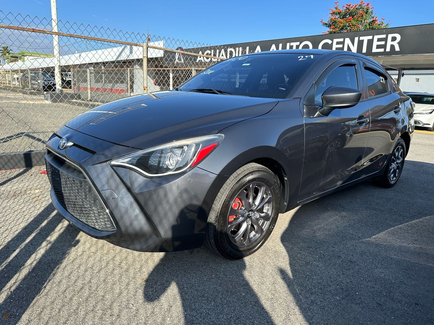 2017 Toyota Yaris SE's photo