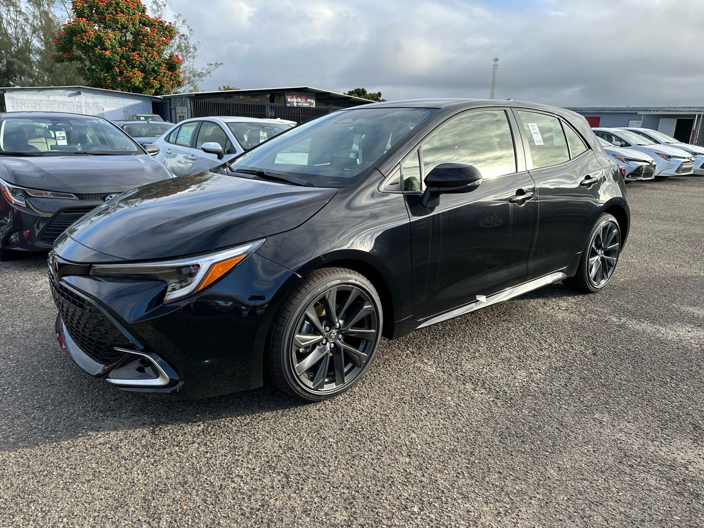 2024 Toyota Corolla Hatchback XSE's photo