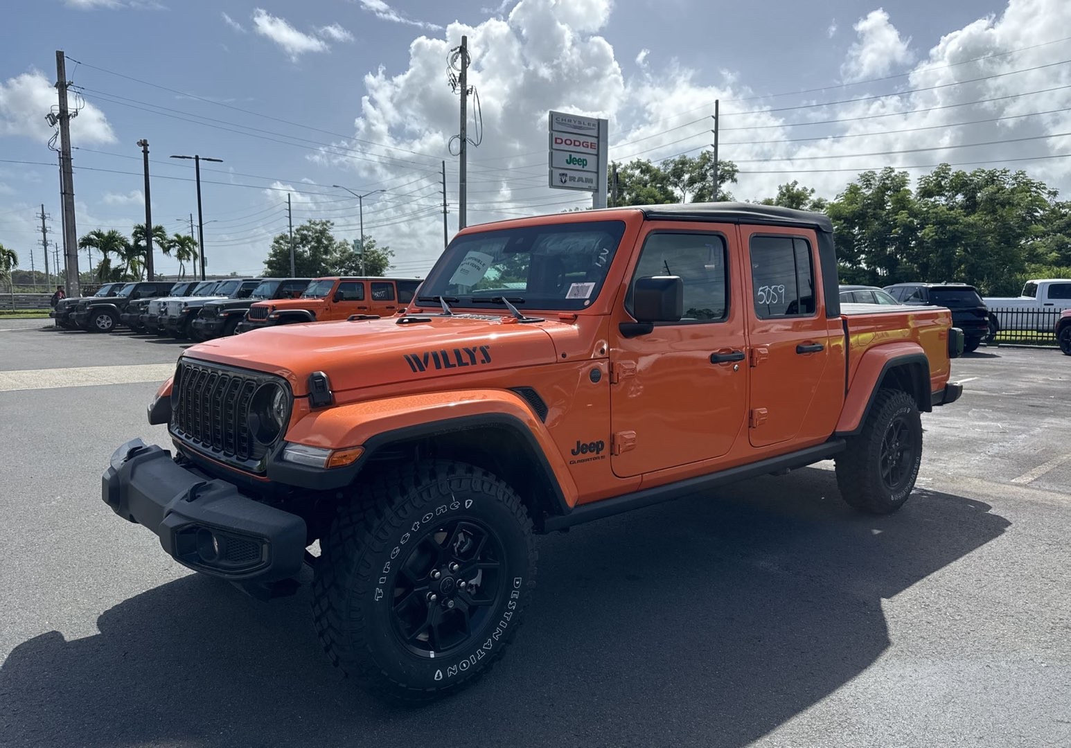 2025 Jeep Gladiator Willys's photo