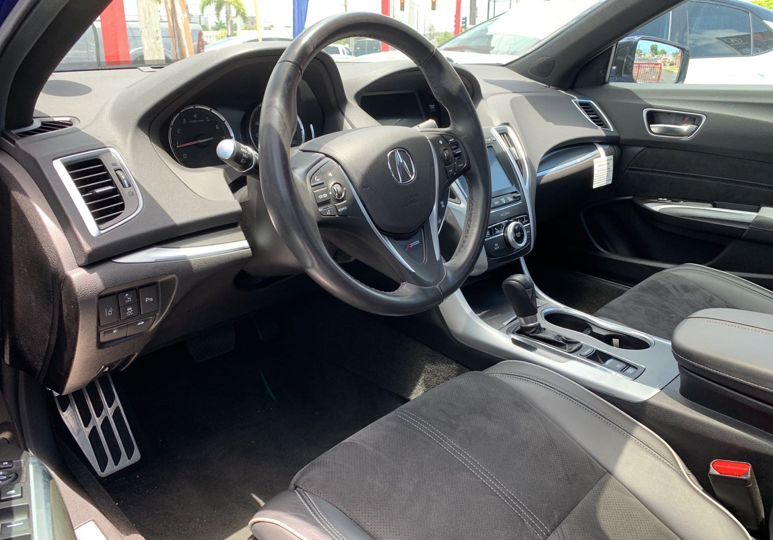 https://assets.dealerappcenter.com/dealergroups/75/vehicles/157516/EBcHkz.jpg