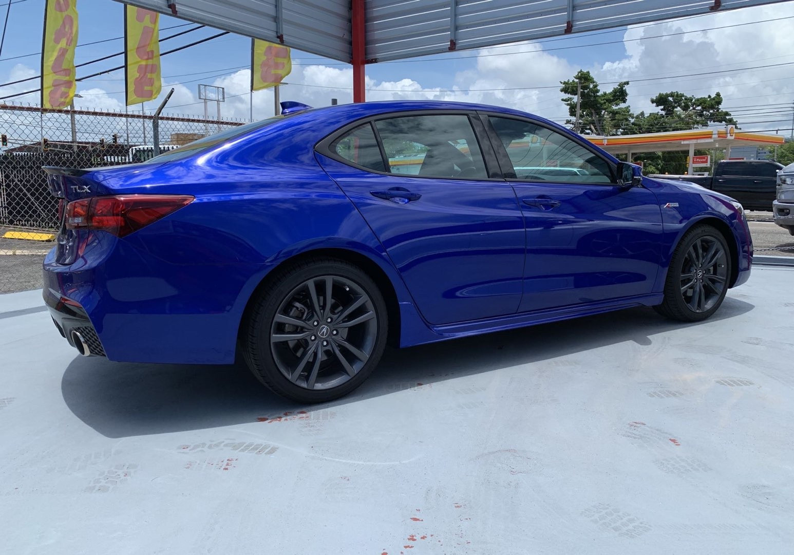 https://assets.dealerappcenter.com/dealergroups/75/vehicles/157516/WAxLrn.jpg