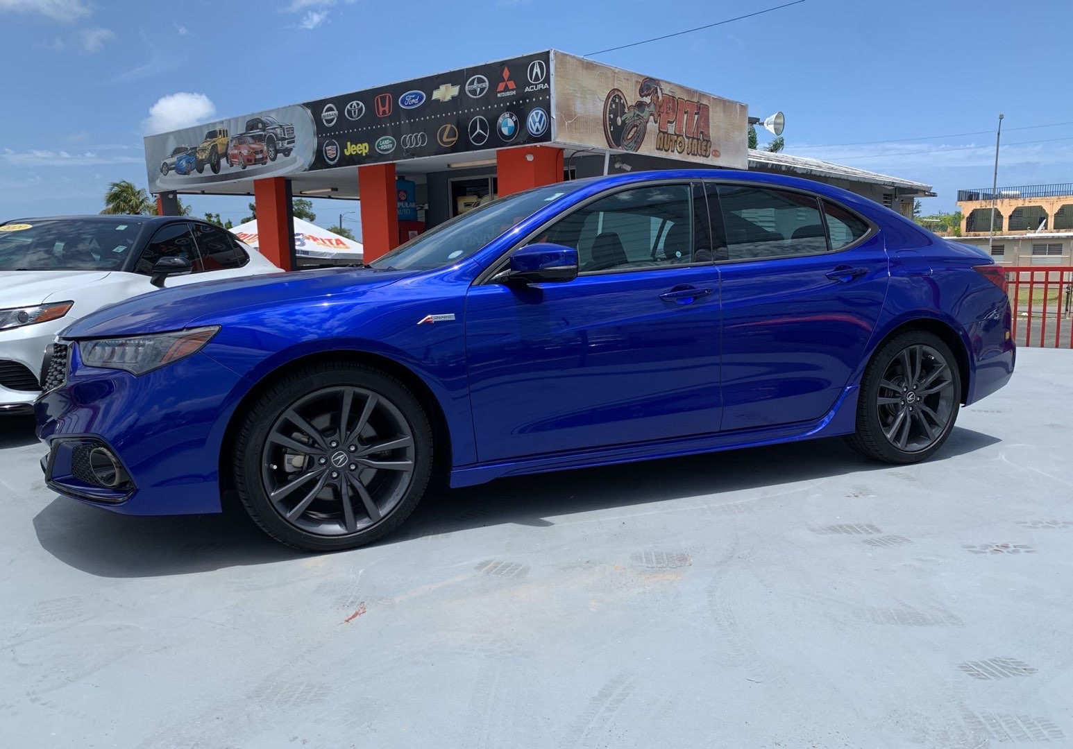 https://assets.dealerappcenter.com/dealergroups/75/vehicles/157516/coZYKq.jpg