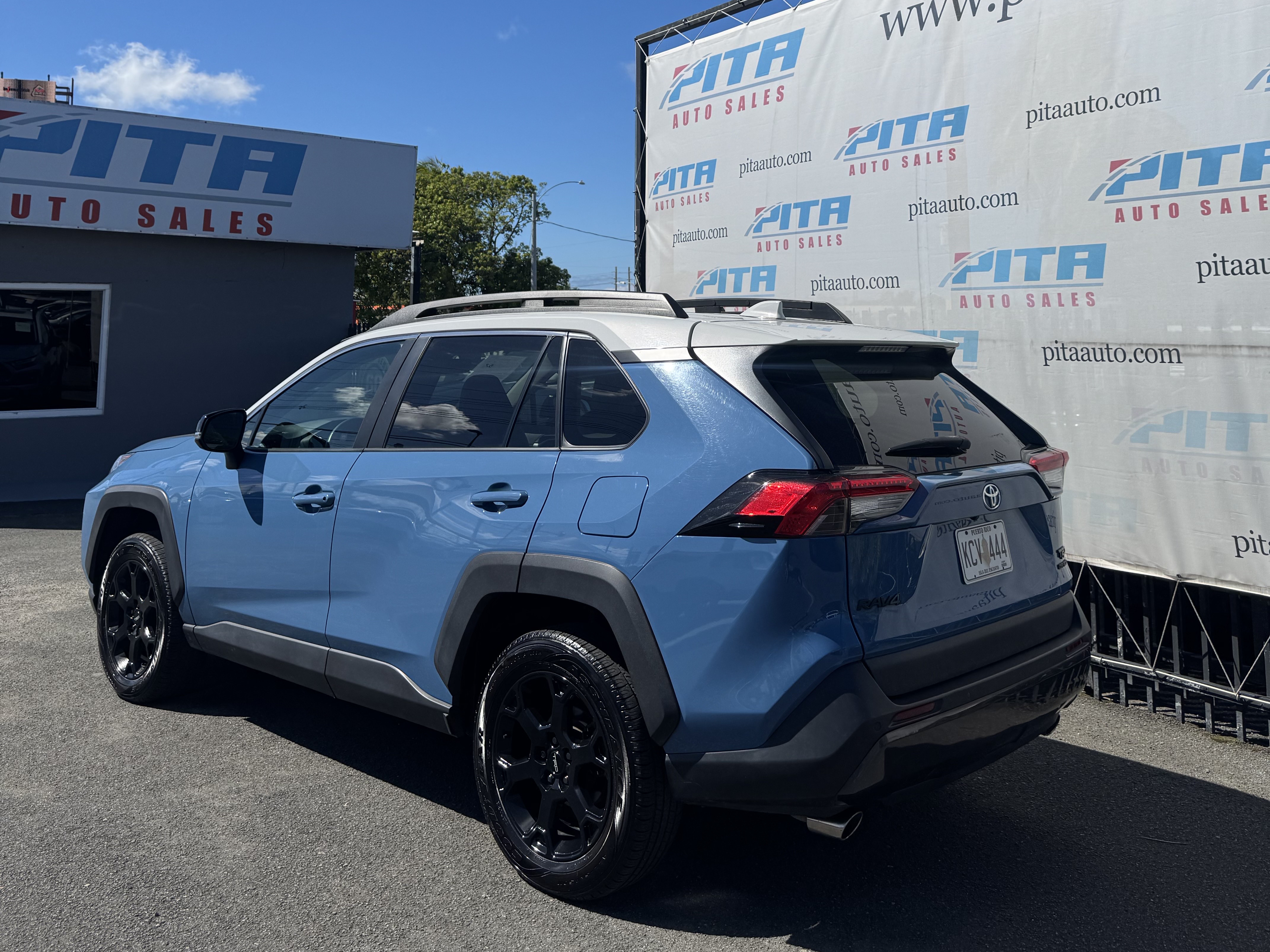 https://assets.dealerappcenter.com/dealergroups/75/vehicles/329074/QsvgJf.jpg