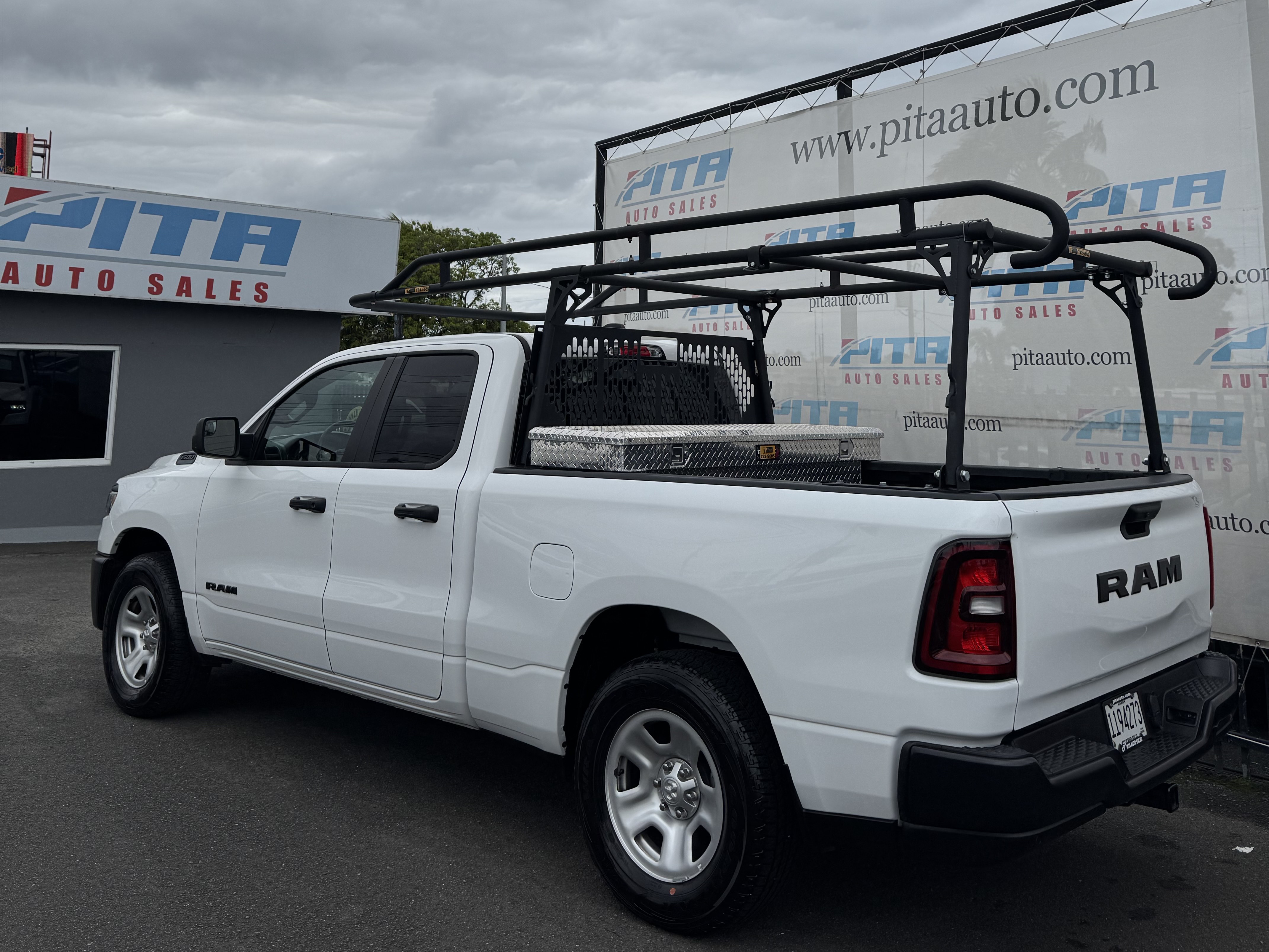https://assets.dealerappcenter.com/dealergroups/75/vehicles/329077/F6Yutp.jpg