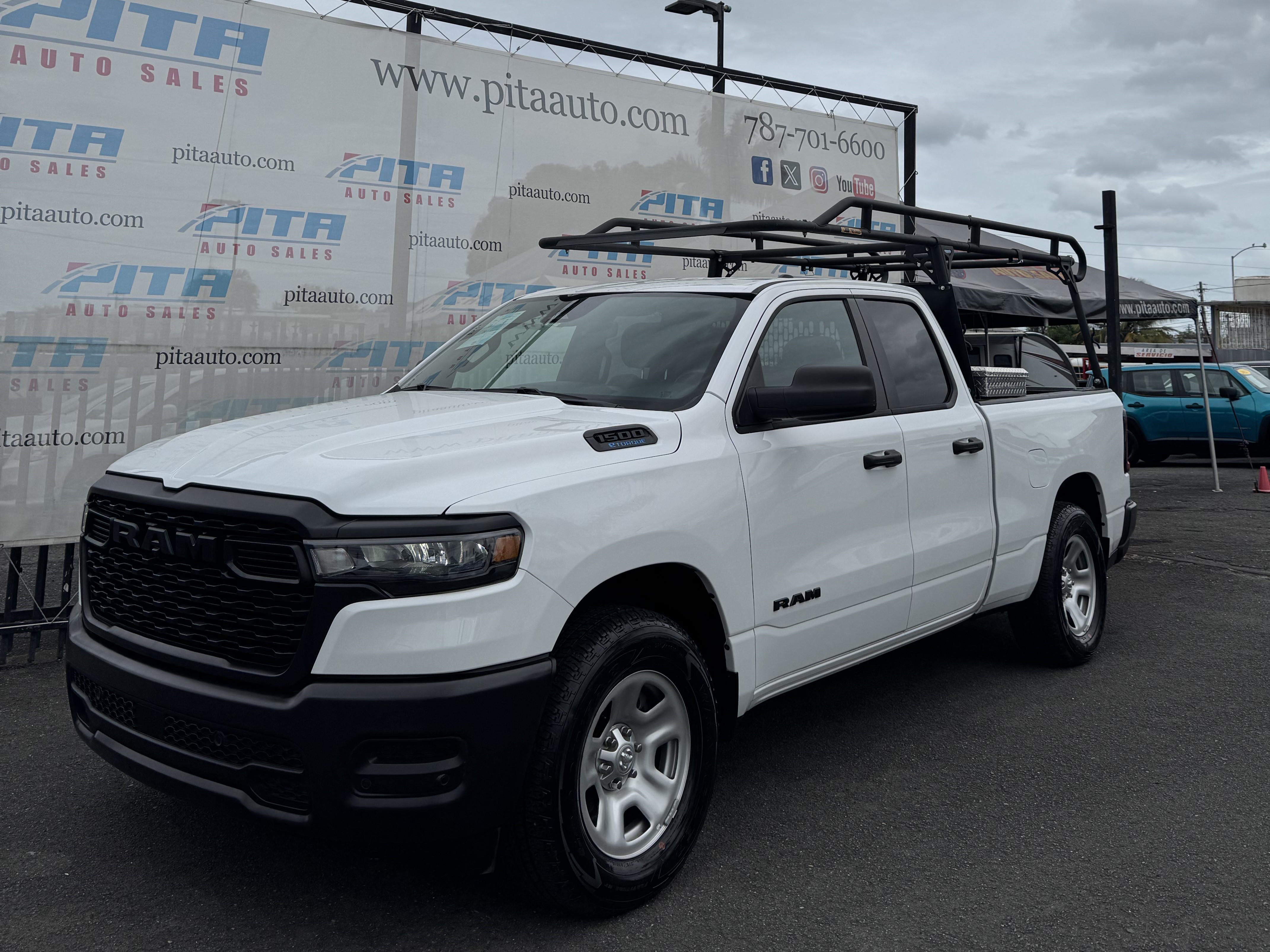https://assets.dealerappcenter.com/dealergroups/75/vehicles/329077/bzIcH1.jpg