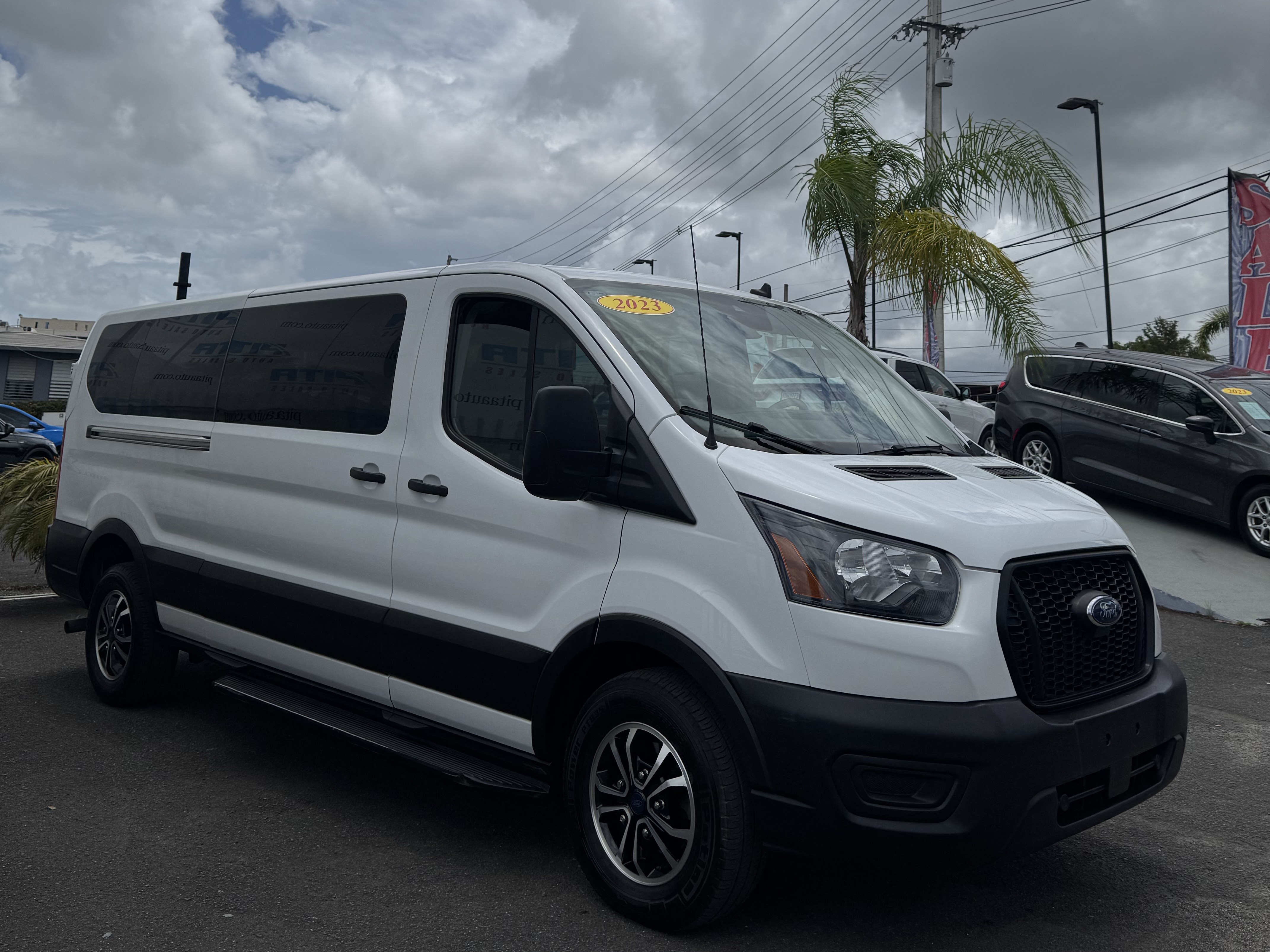 https://assets.dealerappcenter.com/dealergroups/75/vehicles/337791/U9HW2F.jpg