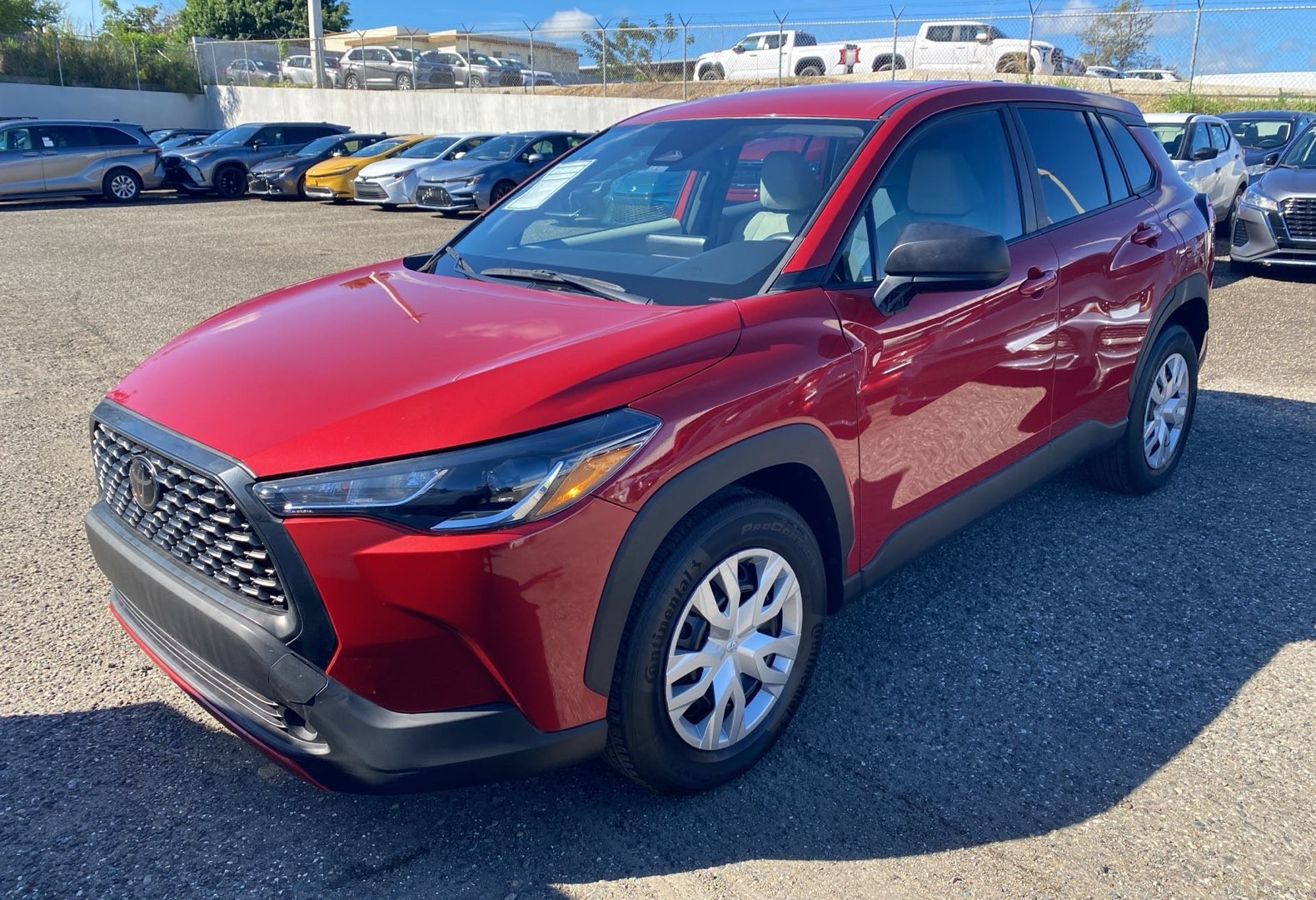 2023 Toyota Corolla Cross LE's photo