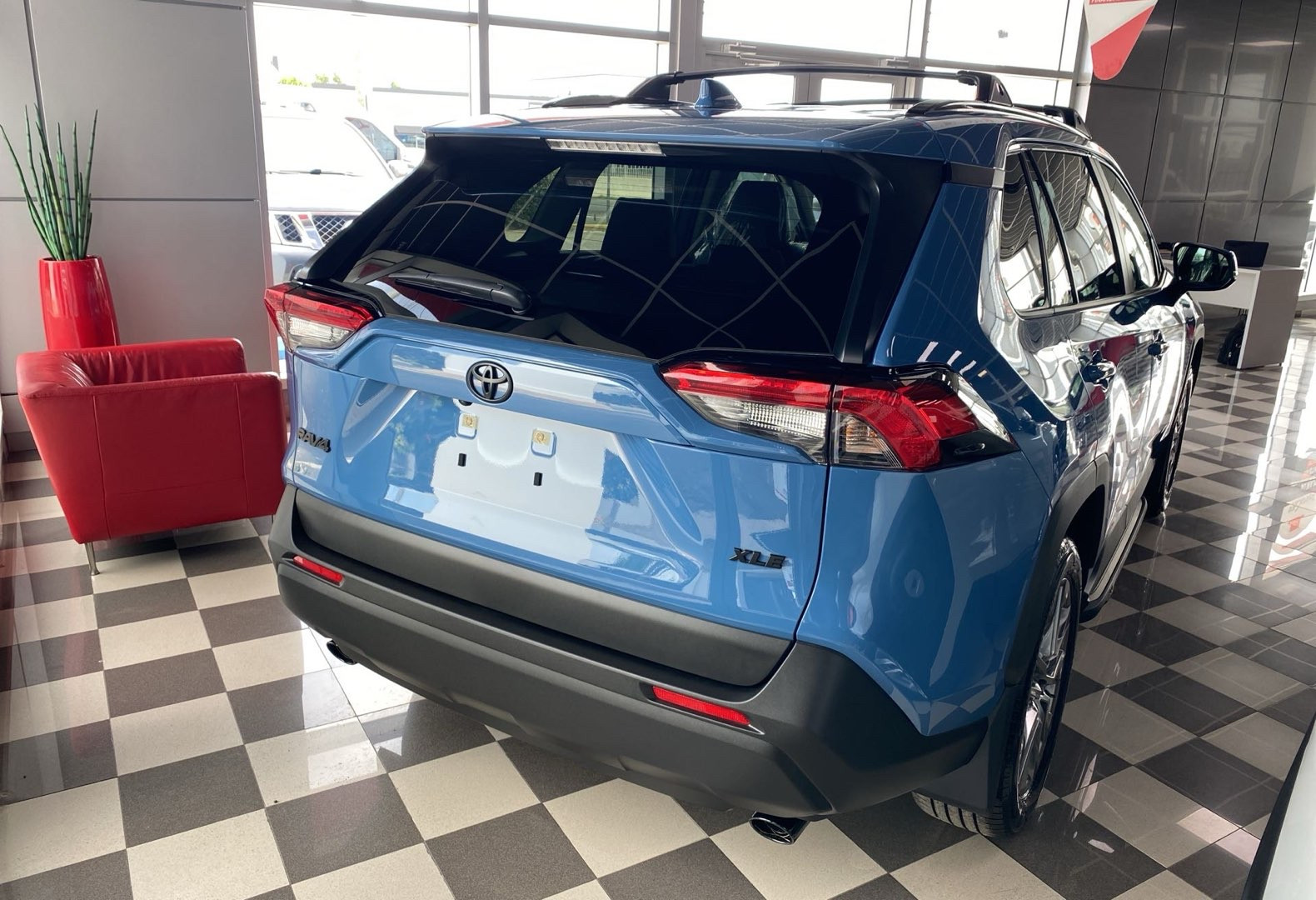 https://assets.dealerappcenter.com/dealergroups/84/vehicles/255475/e2saHL.jpg