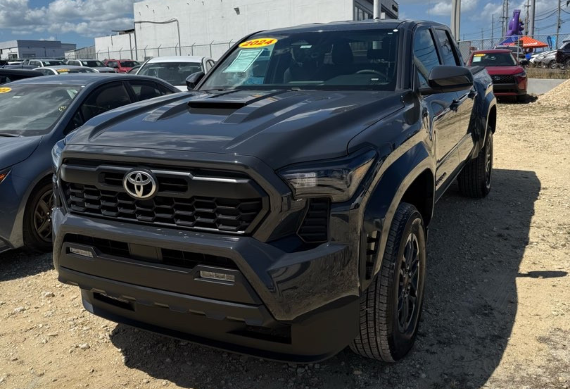 https://assets.dealerappcenter.com/dealergroups/84/vehicles/273441/nDMiN6.png