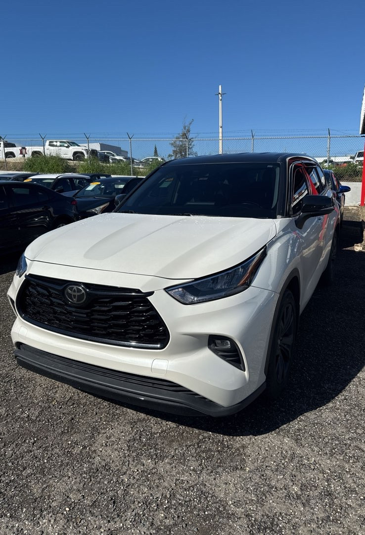 2020 Toyota Highlander LE