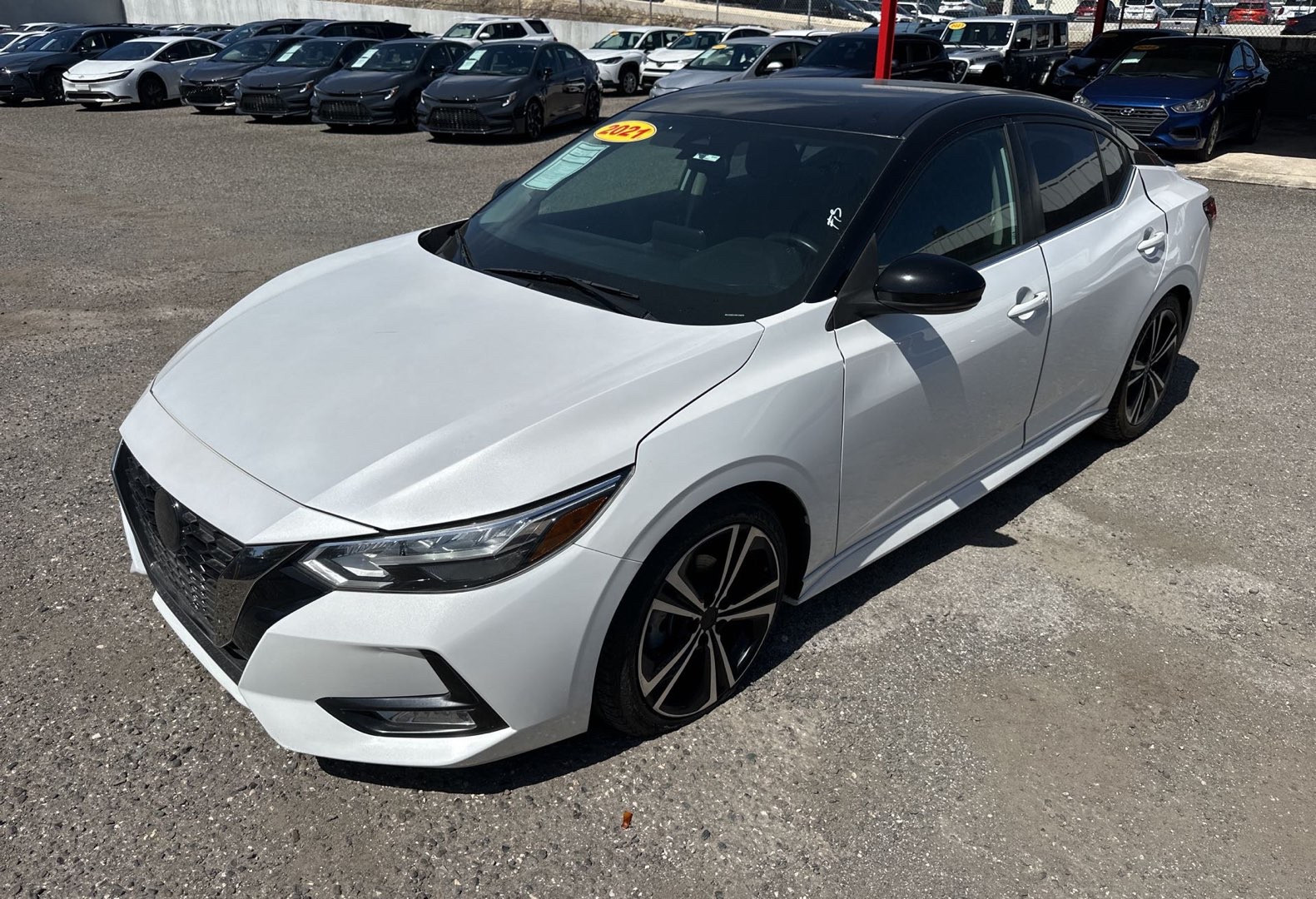 2021 Nissan Sentra SR CVT's photo