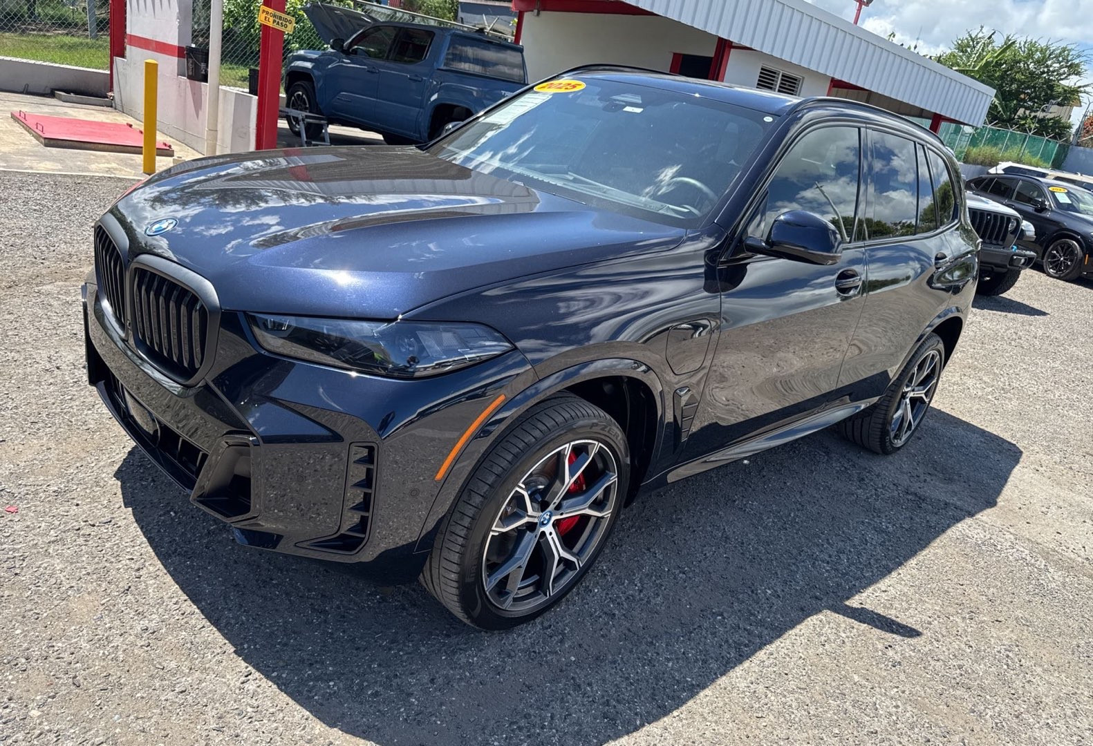 2025 BMW X5 xDrive50e's photo
