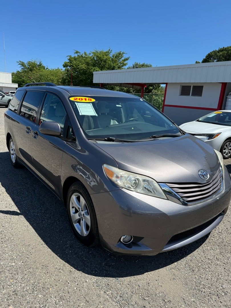2015 Toyota Sienna LE