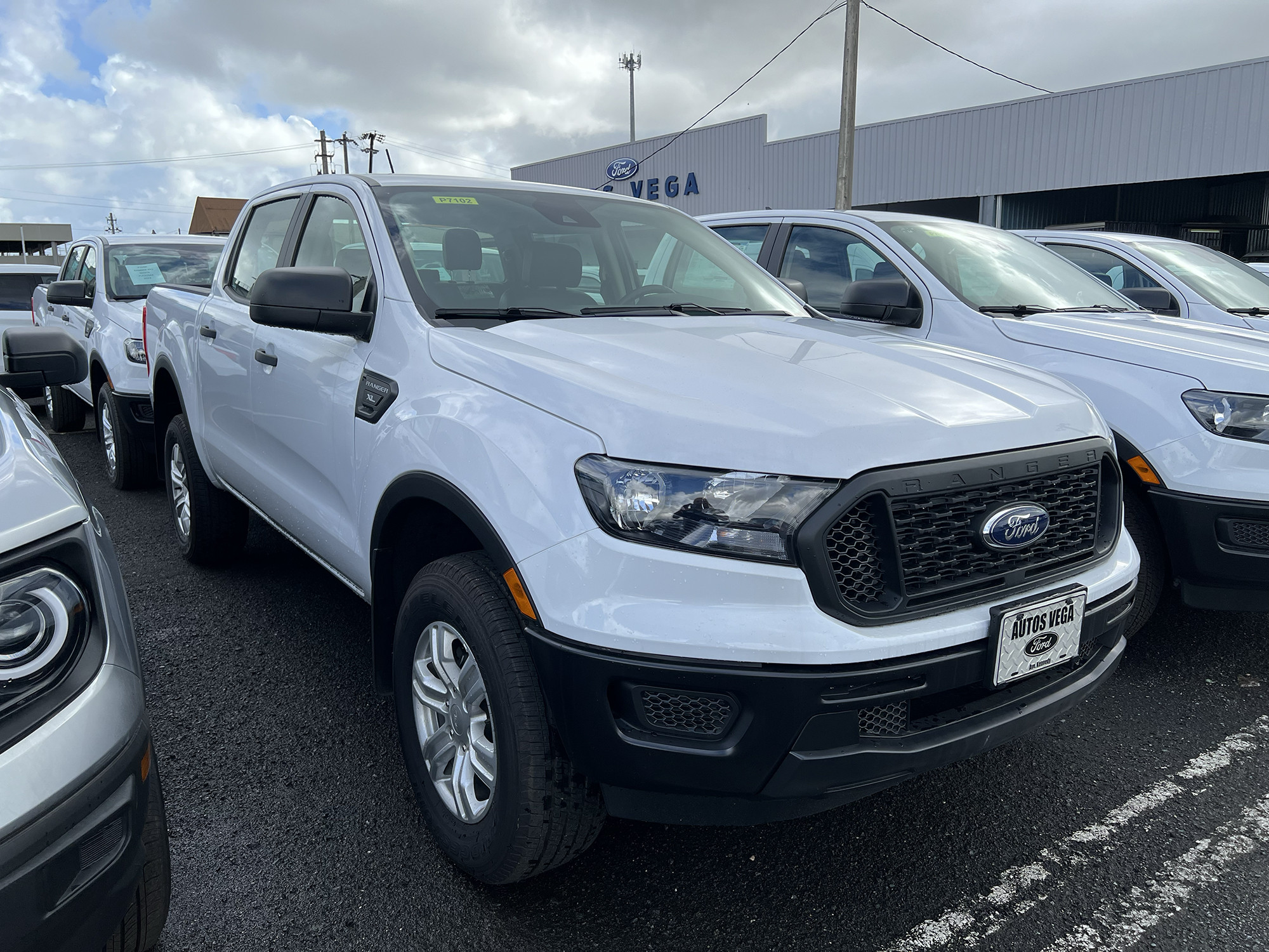 https://assets.dealerappcenter.com/dealergroups/86/vehicles/243956/NdOnk0.jpg