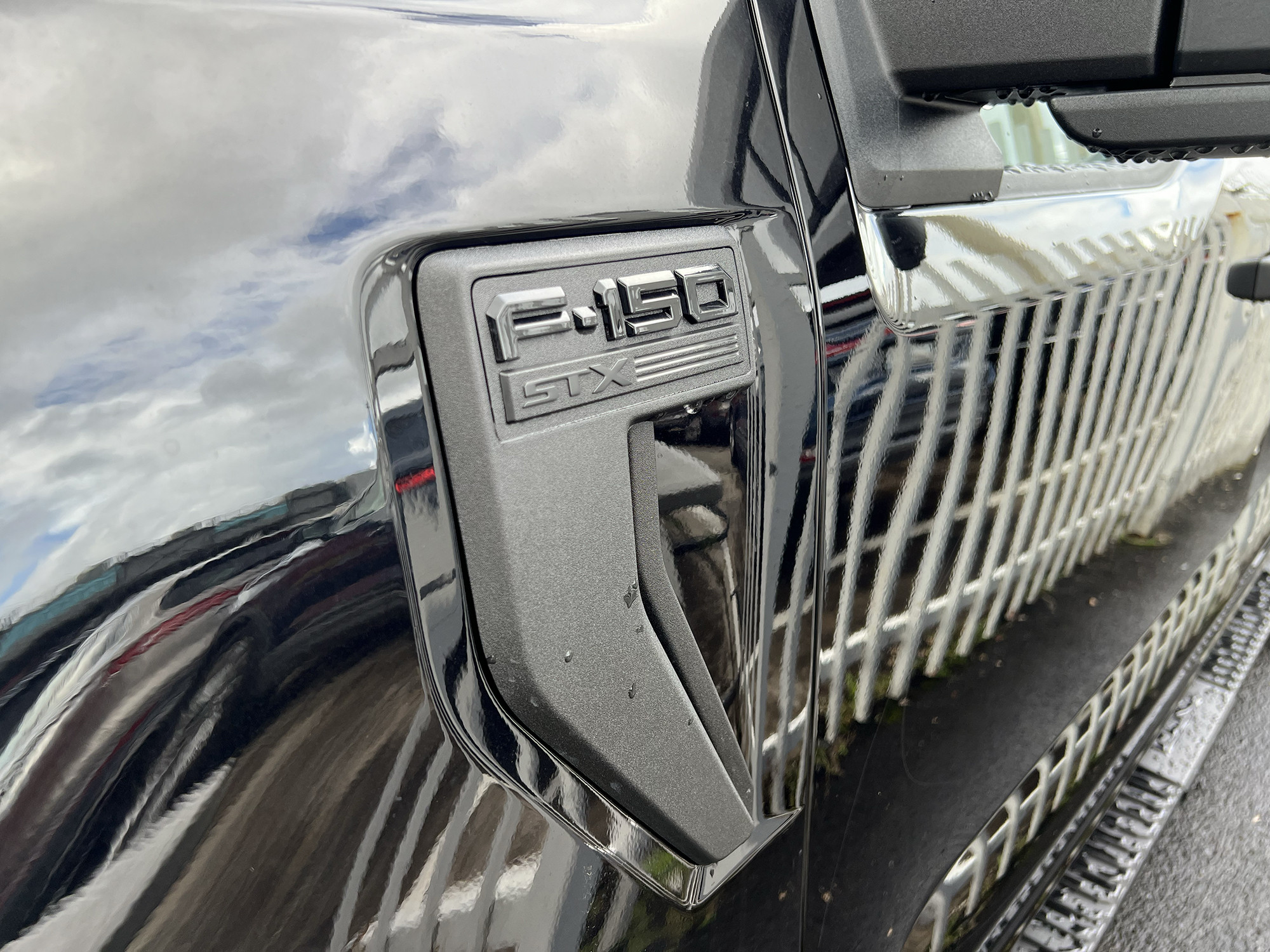 https://assets.dealerappcenter.com/dealergroups/86/vehicles/243957/QmghIJ.jpg