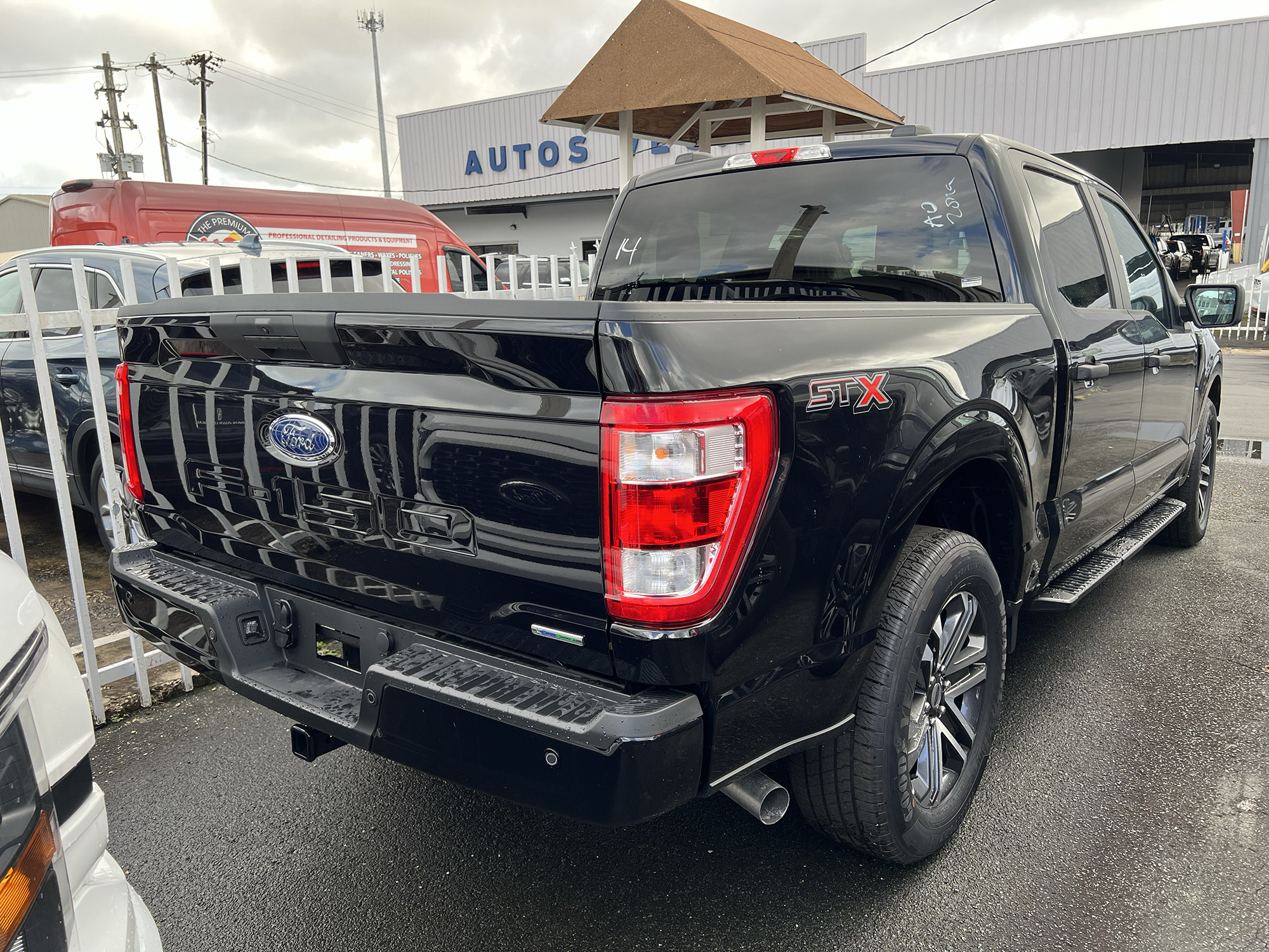 https://assets.dealerappcenter.com/dealergroups/86/vehicles/243957/UxM6ZS.jpg