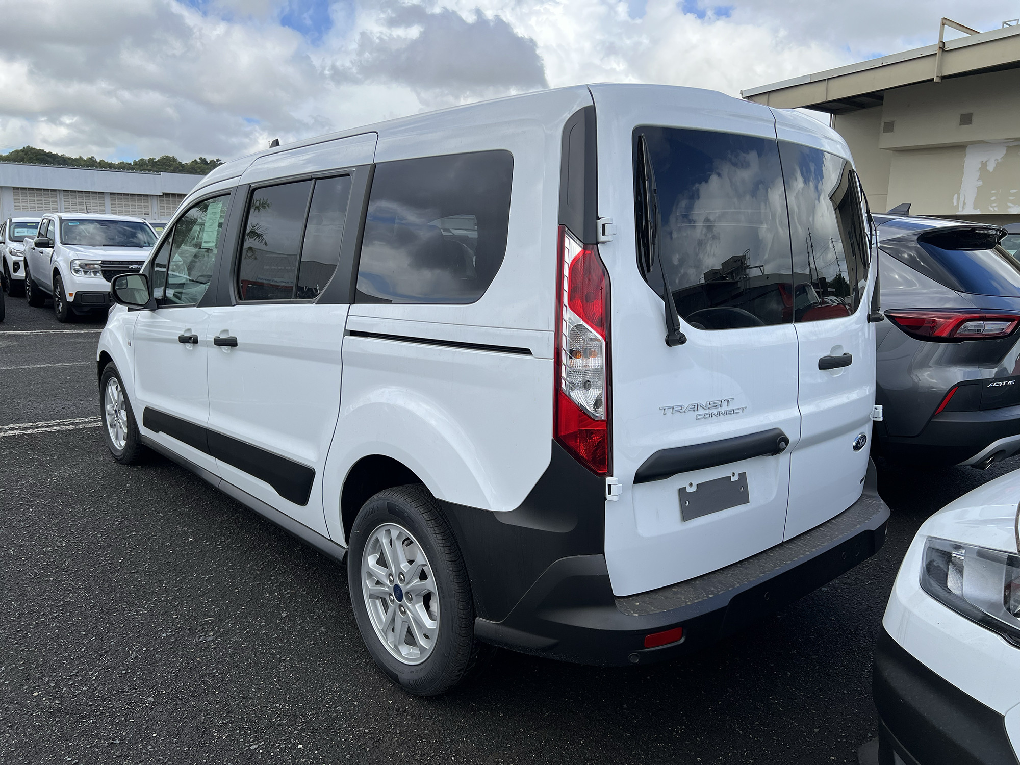 https://assets.dealerappcenter.com/dealergroups/86/vehicles/243958/dYvPvQ.jpg