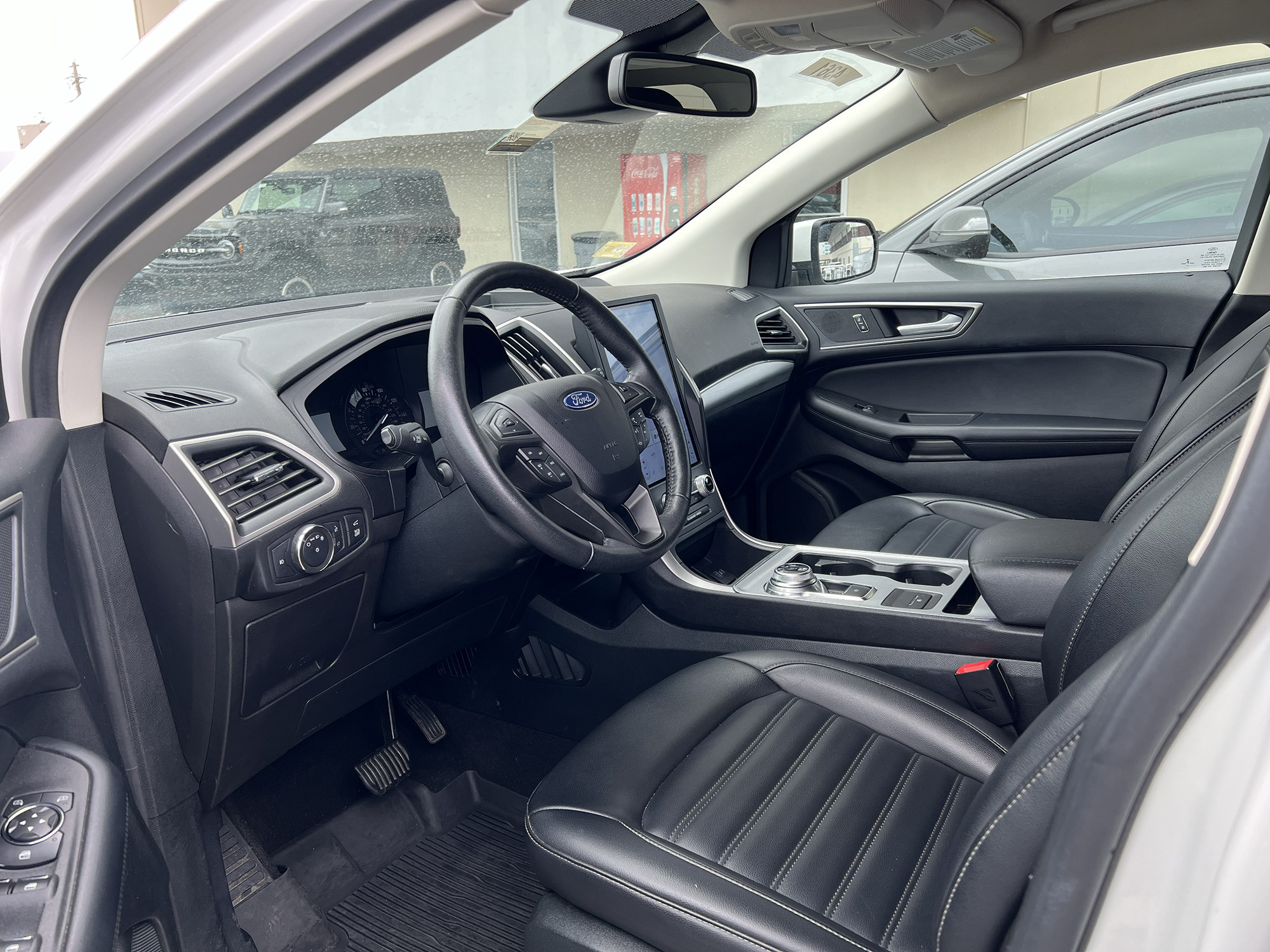 https://assets.dealerappcenter.com/dealergroups/86/vehicles/257626/8iGRWS.jpg