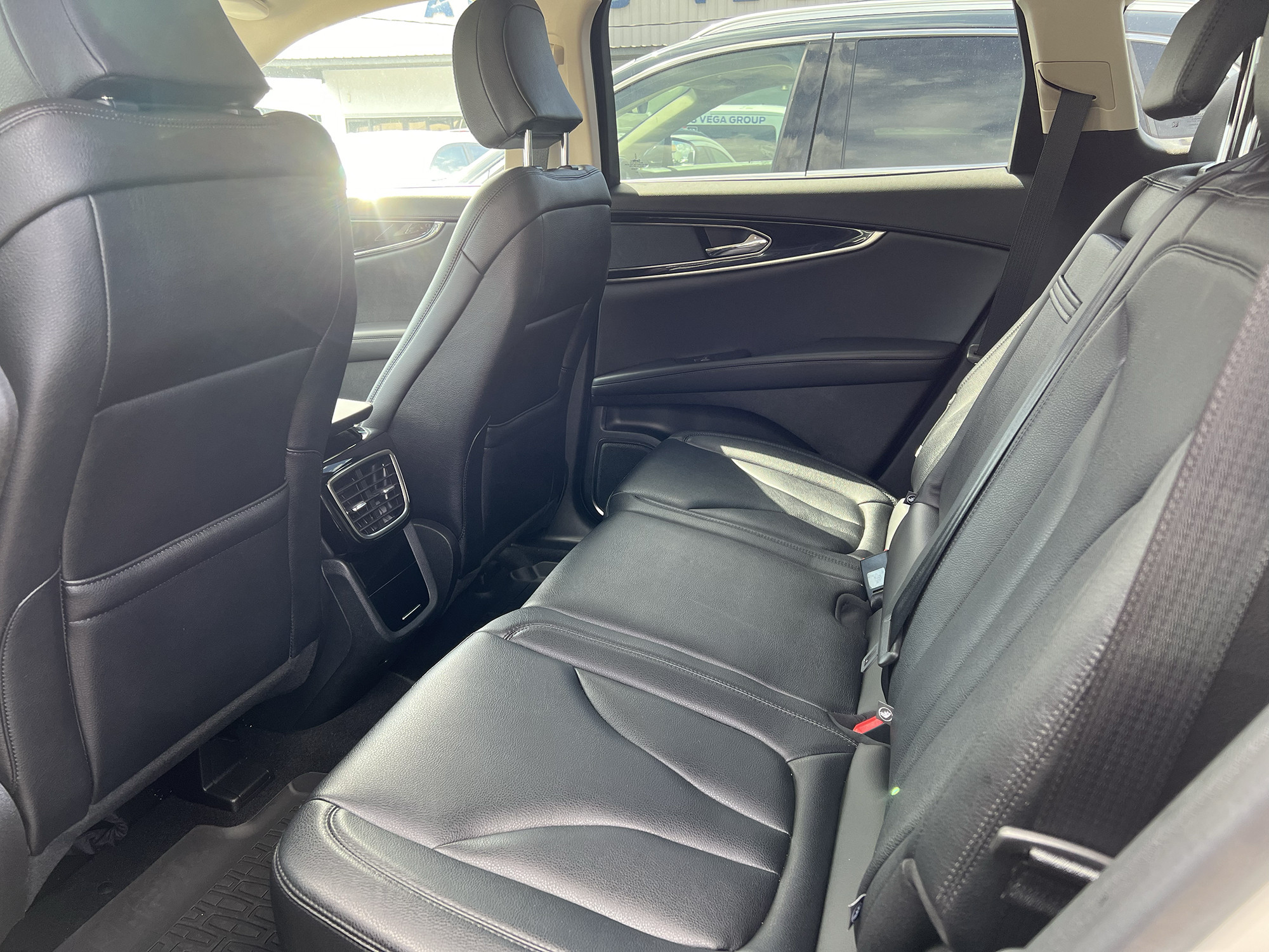 https://assets.dealerappcenter.com/dealergroups/86/vehicles/257635/VW30Gb.jpg