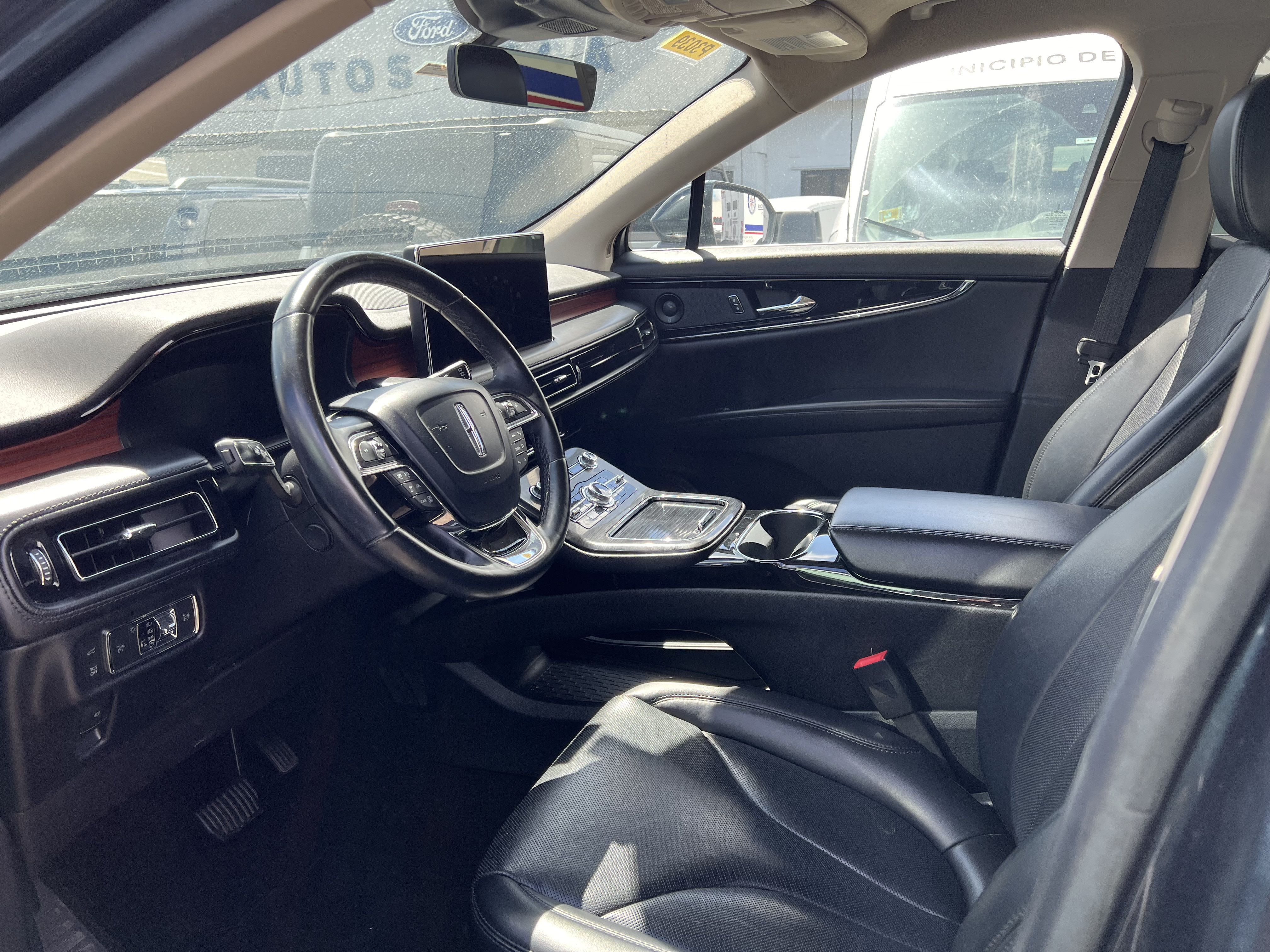 https://assets.dealerappcenter.com/dealergroups/86/vehicles/261121/AB7smW.jpeg