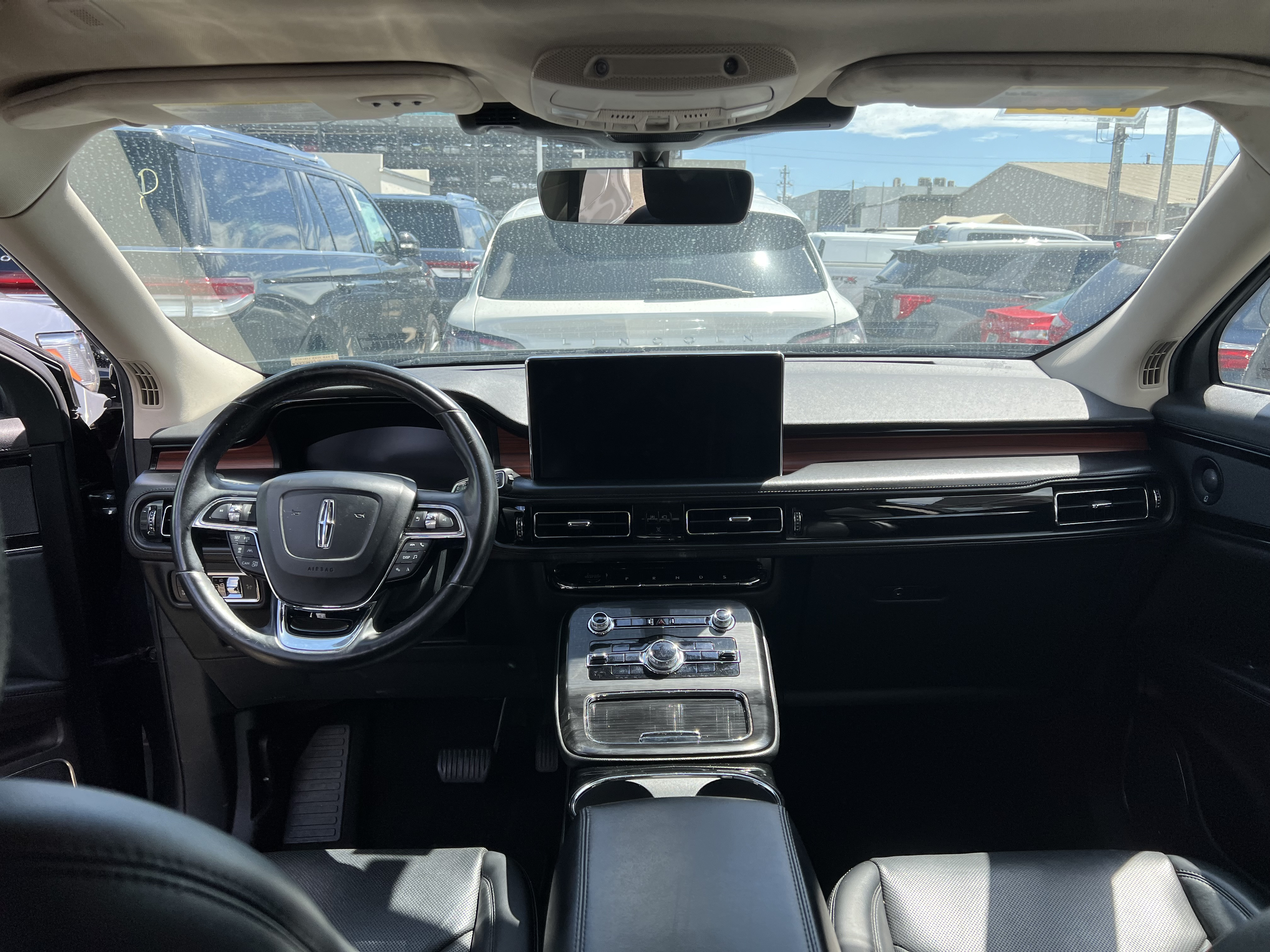https://assets.dealerappcenter.com/dealergroups/86/vehicles/261121/srdnwM.jpeg