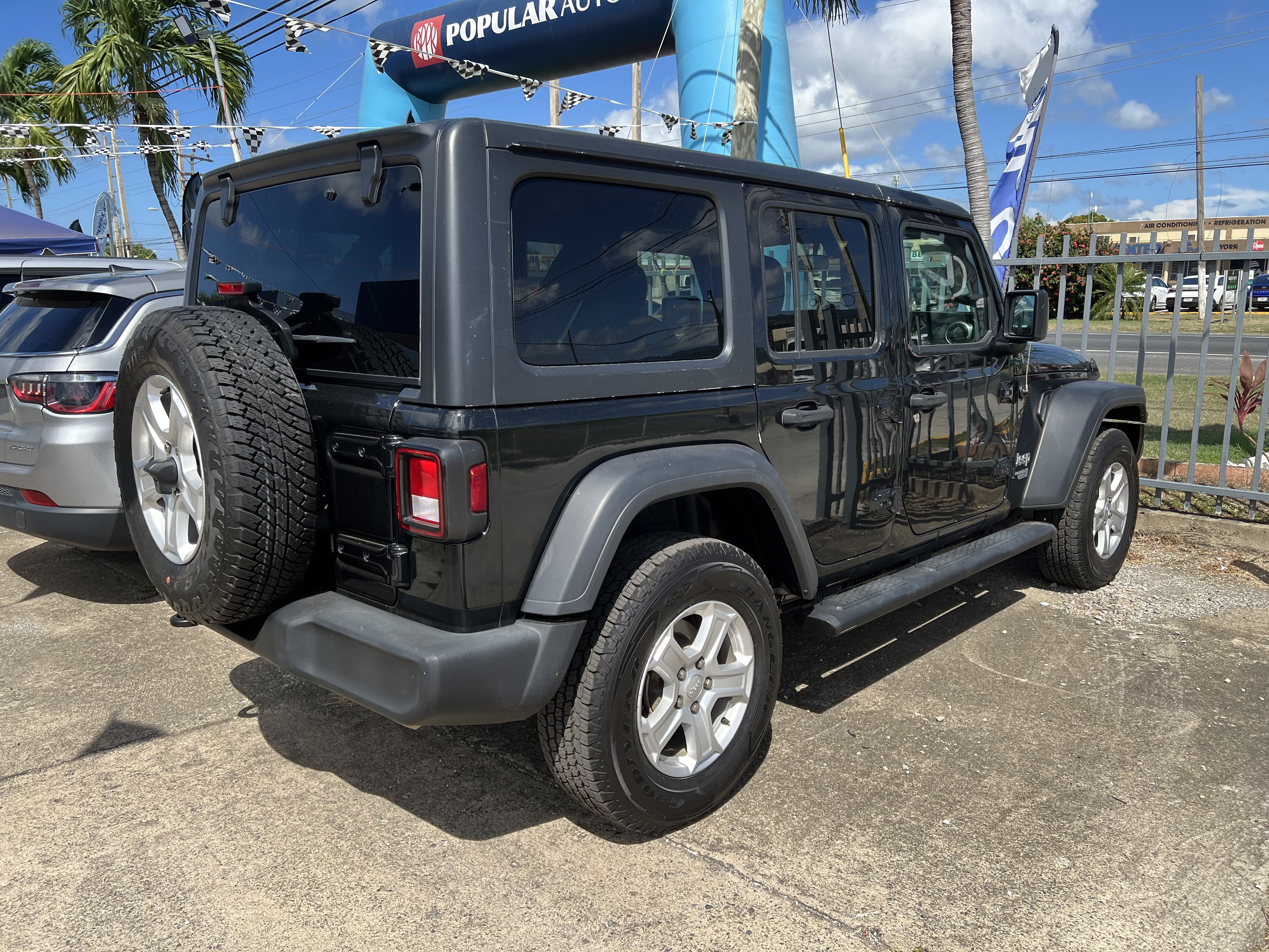 https://assets.dealerappcenter.com/dealergroups/86/vehicles/263403/64marK.jpeg
