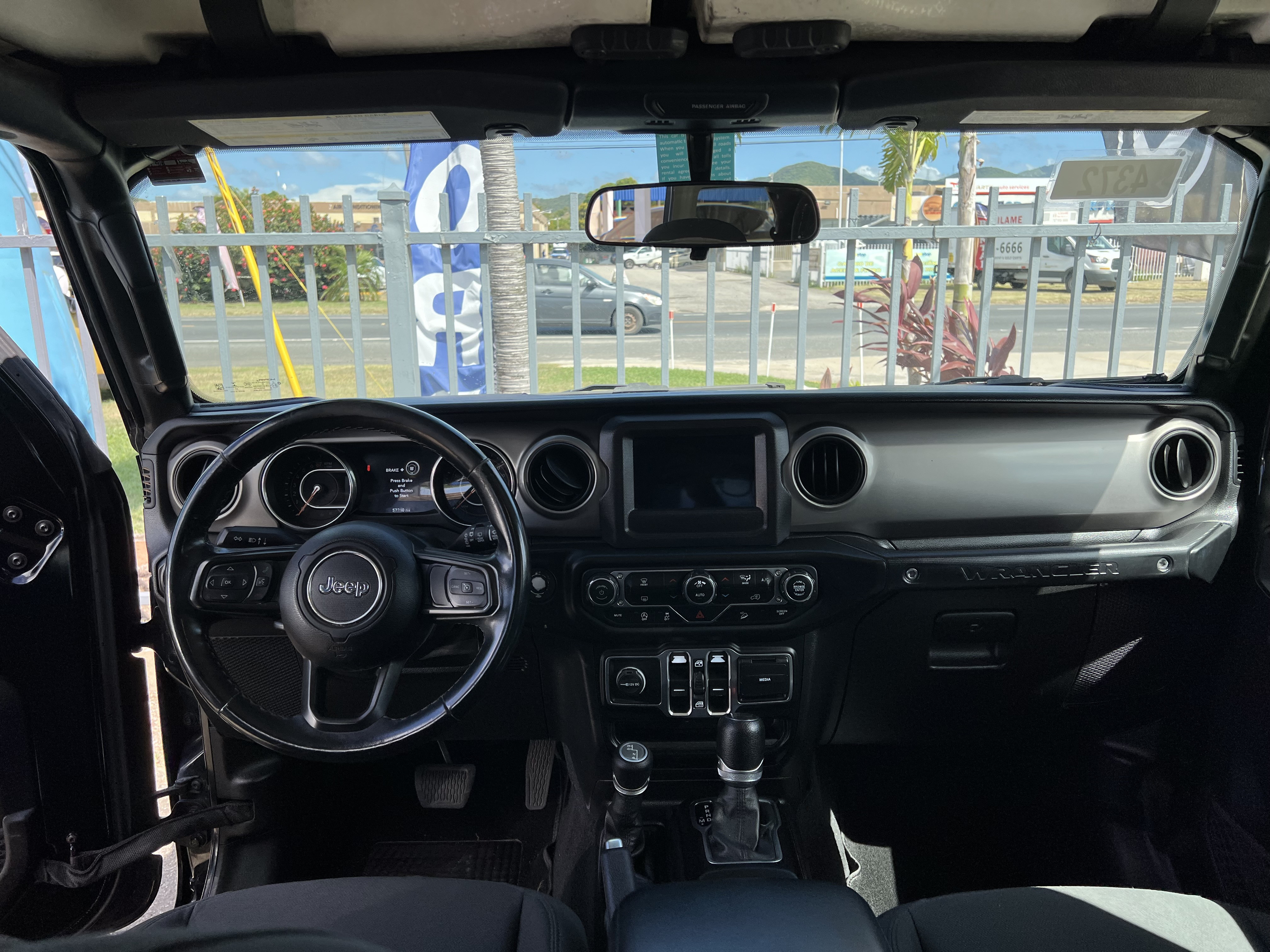 https://assets.dealerappcenter.com/dealergroups/86/vehicles/263403/ZxHZsa.jpeg