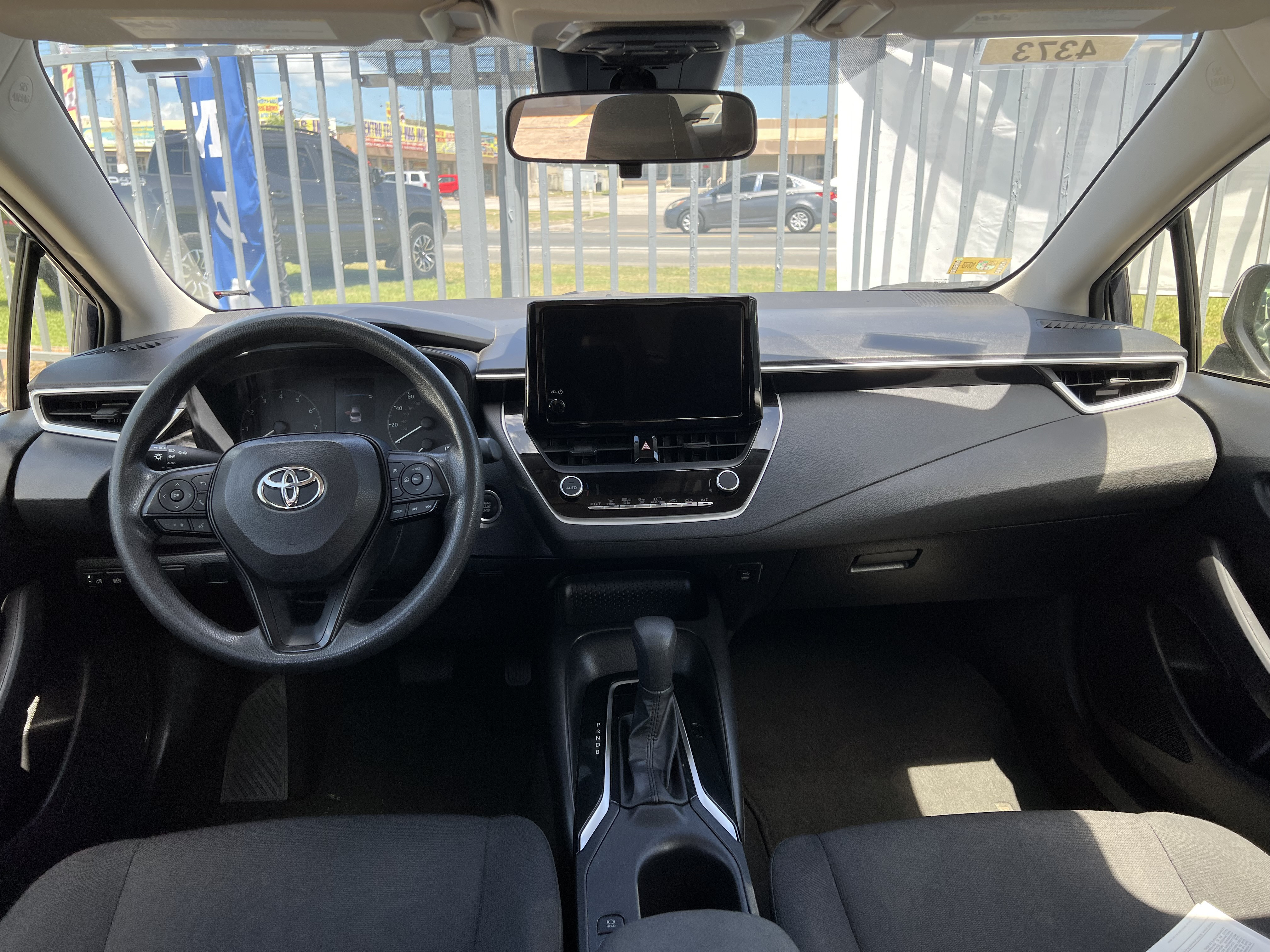 https://assets.dealerappcenter.com/dealergroups/86/vehicles/263404/HvxlNF.jpeg