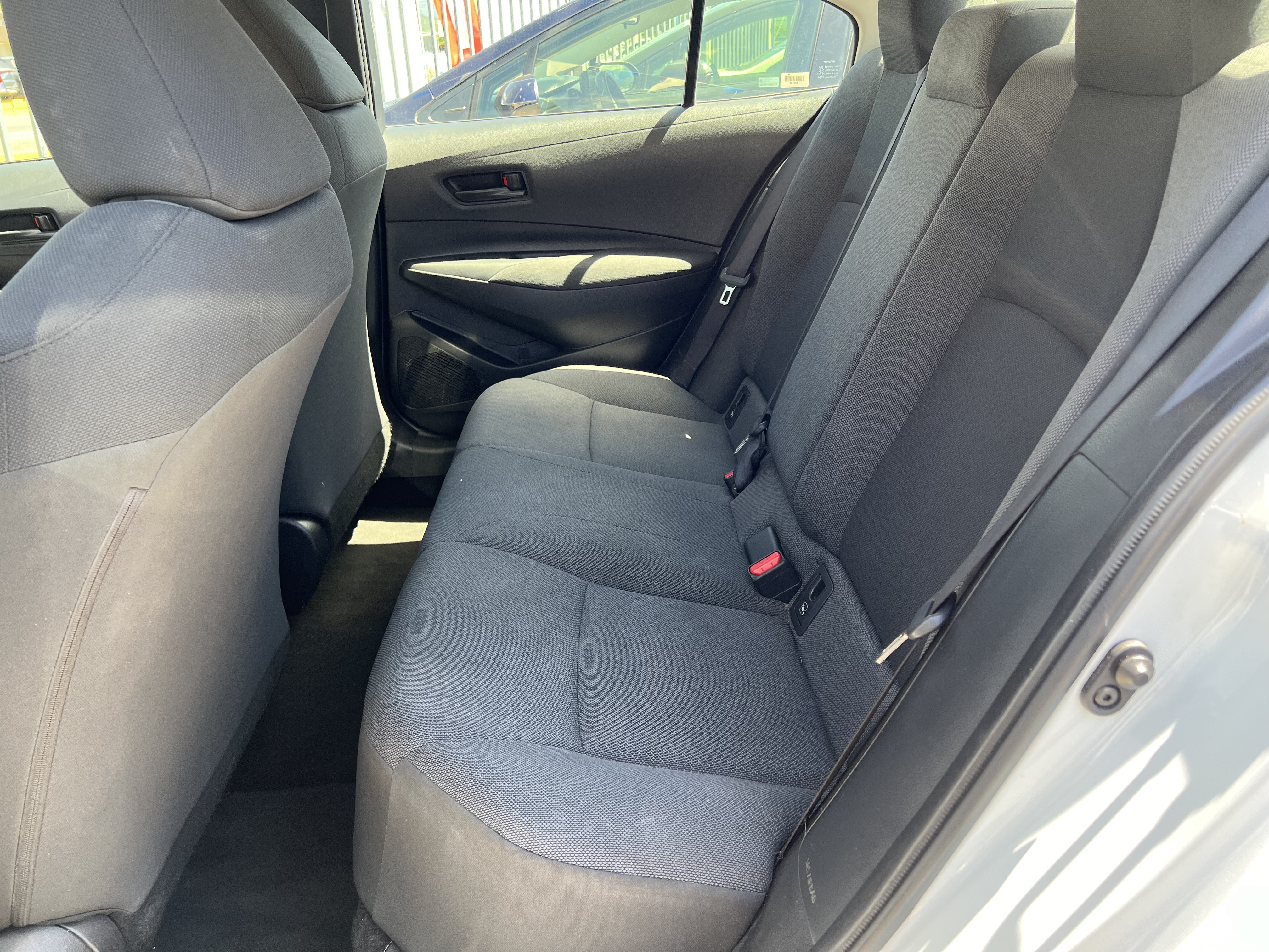 https://assets.dealerappcenter.com/dealergroups/86/vehicles/263434/zVR2EJ.jpeg