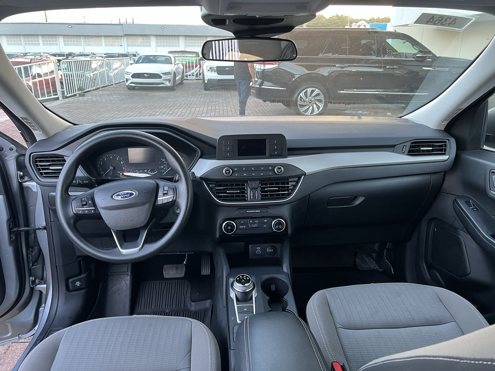 https://assets.dealerappcenter.com/dealergroups/86/vehicles/266344/RAlY0v.jpg