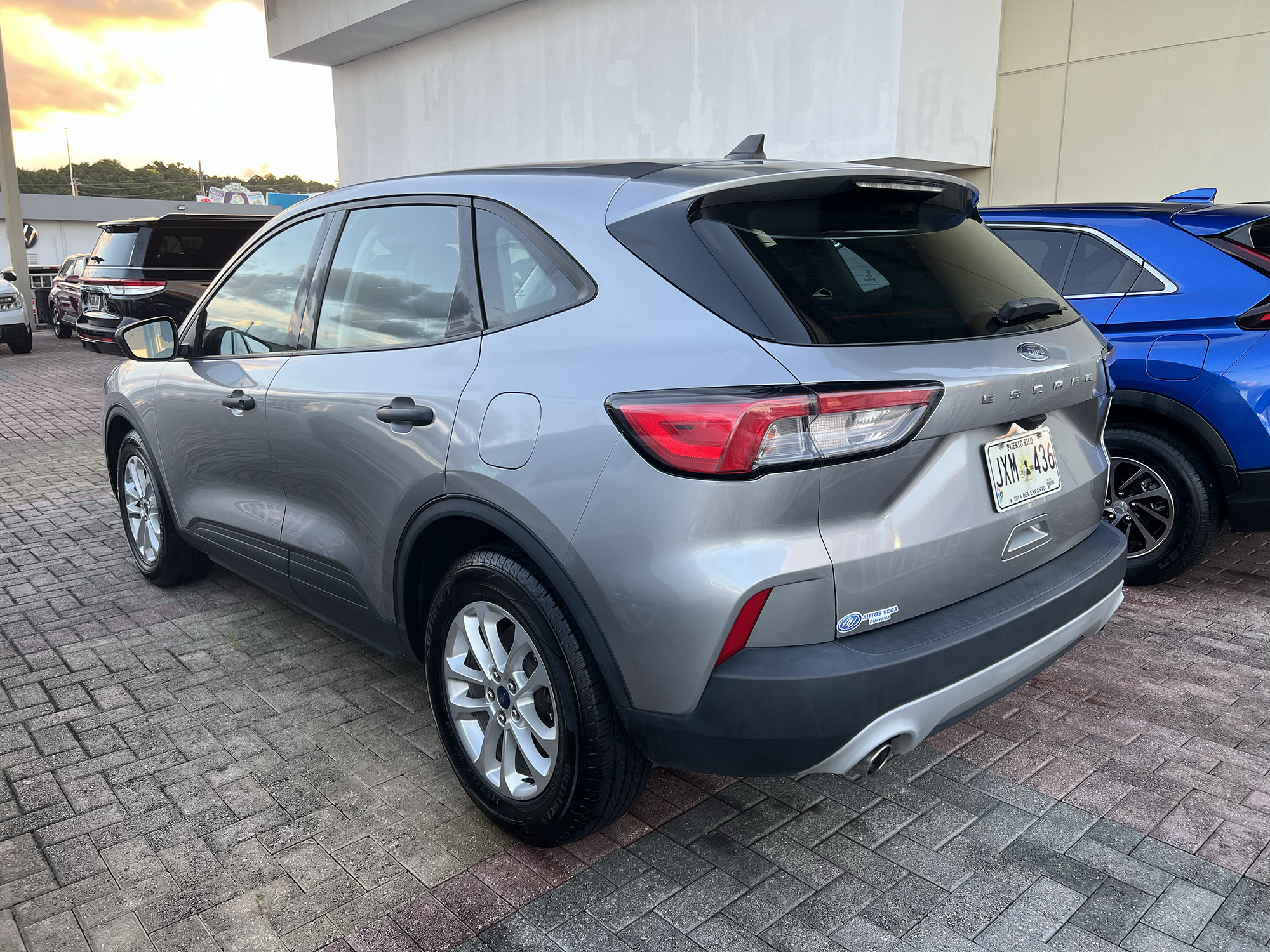 https://assets.dealerappcenter.com/dealergroups/86/vehicles/266344/zMqRIv.jpg