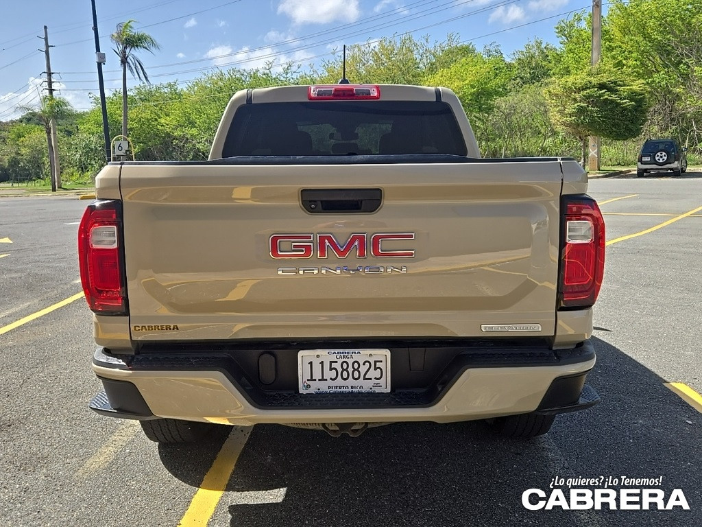 https://assets.dealerappcenter.com/dealergroups/88/vehicles/220211/wUOUZT.jpg