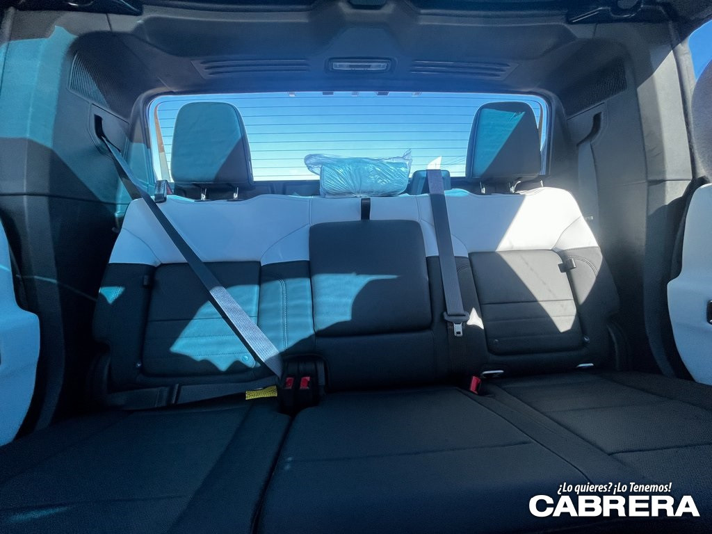 https://assets.dealerappcenter.com/dealergroups/88/vehicles/220214/Hc5sL5.jpg