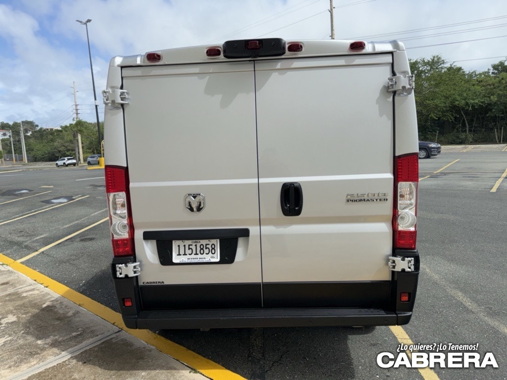 https://assets.dealerappcenter.com/dealergroups/88/vehicles/247231/HX6Nq3.jpg