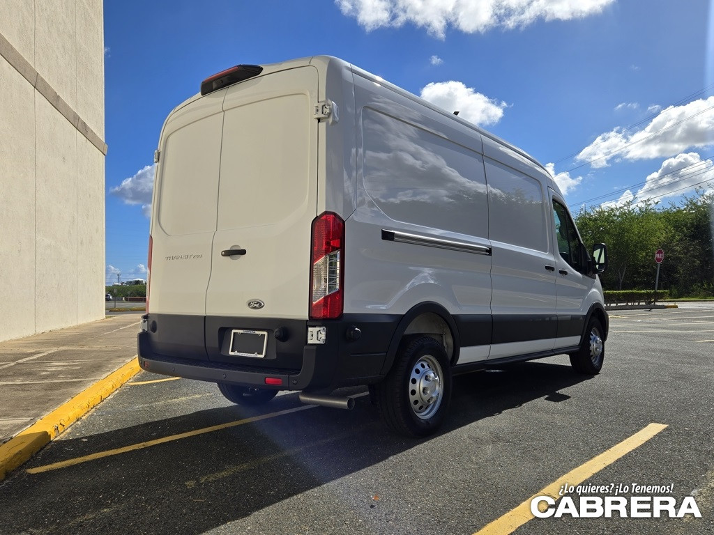 https://assets.dealerappcenter.com/dealergroups/88/vehicles/305409/45hMAJ.jpg
